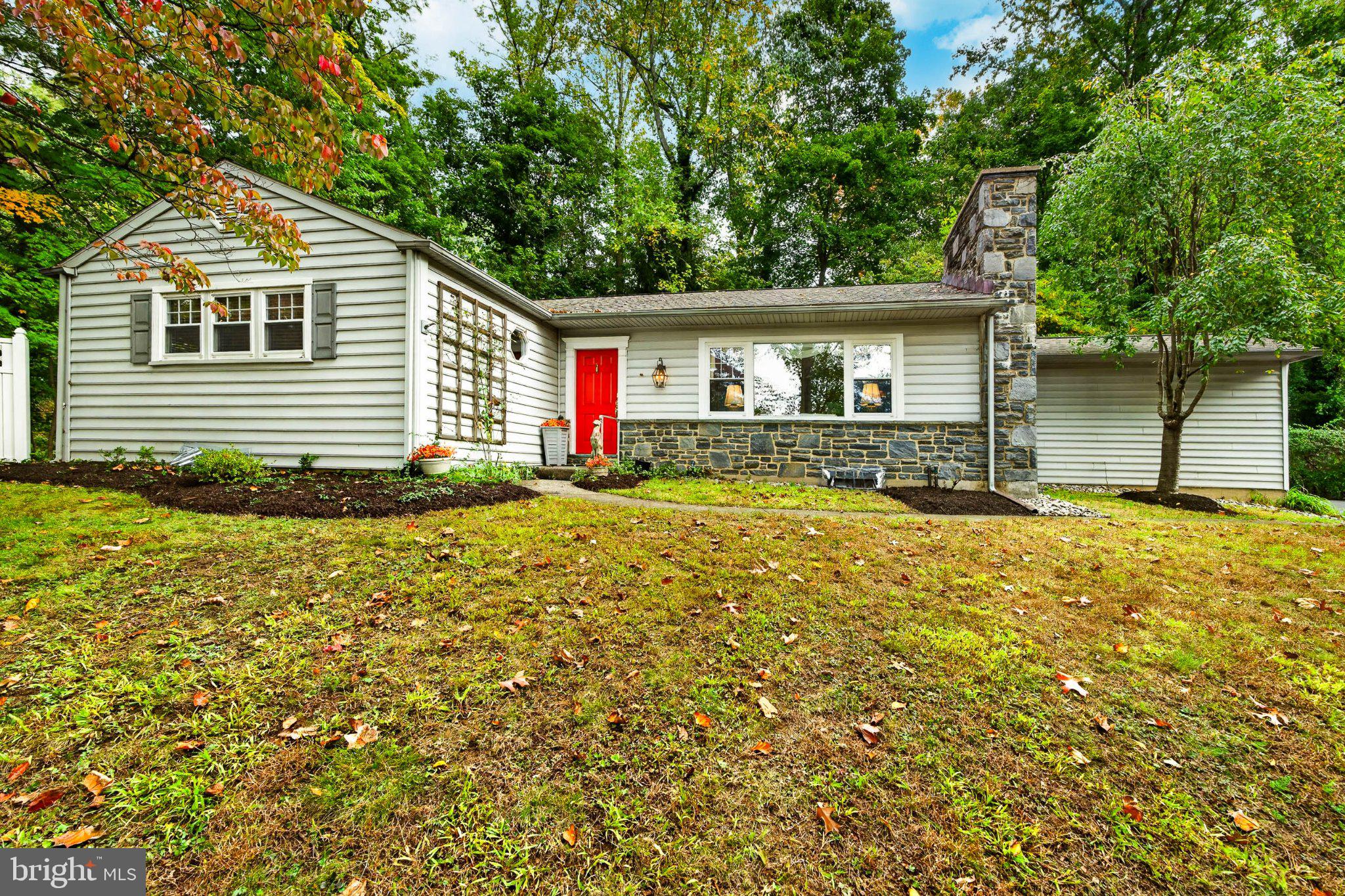 59 Lakeside Ave, Devon, PA 19333