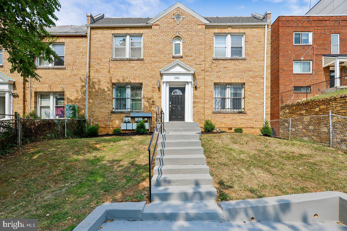 1904 3rd St, Washington, DC 20002
