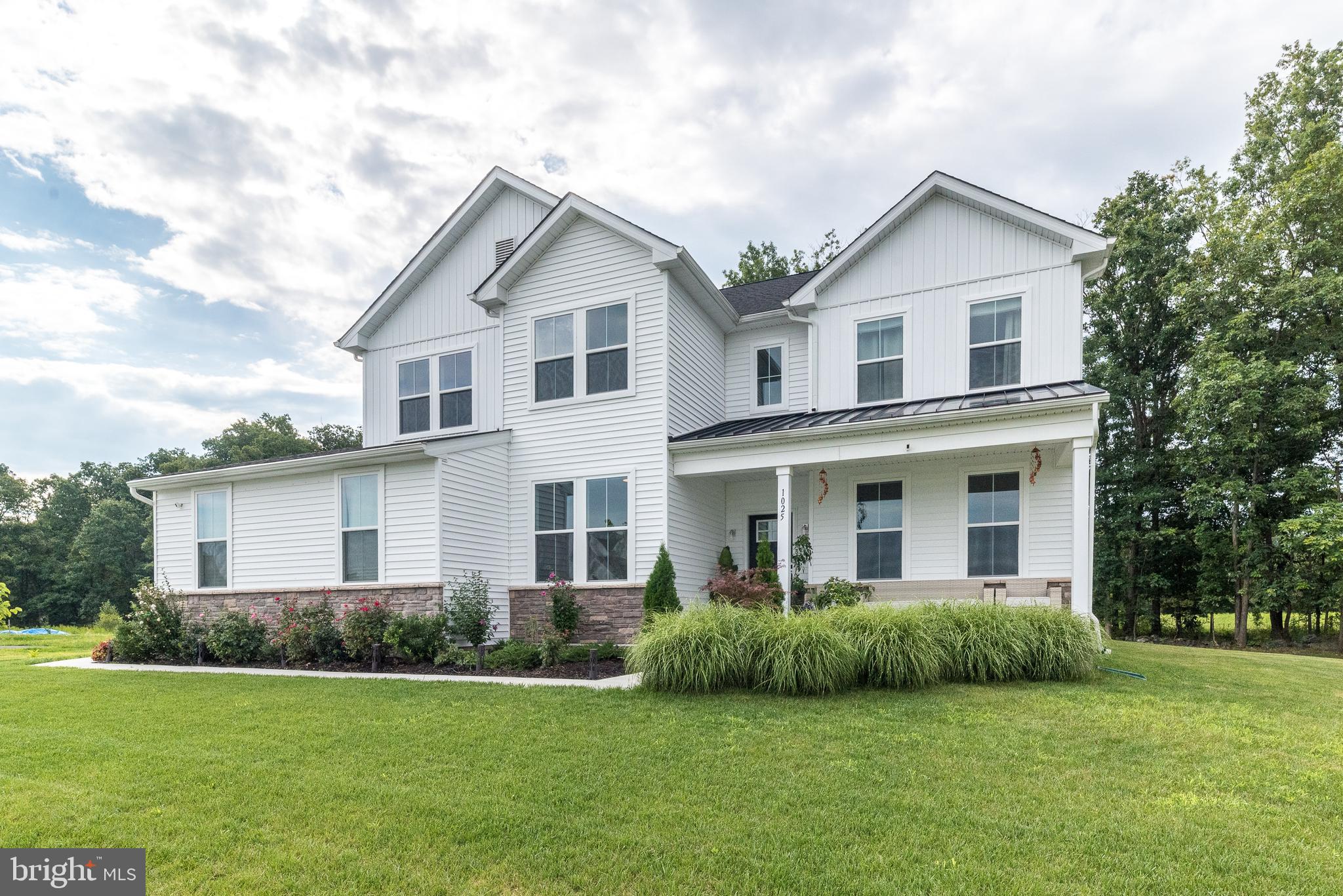 1025 Mariwill Dr, Quakertown, PA 18951 photo