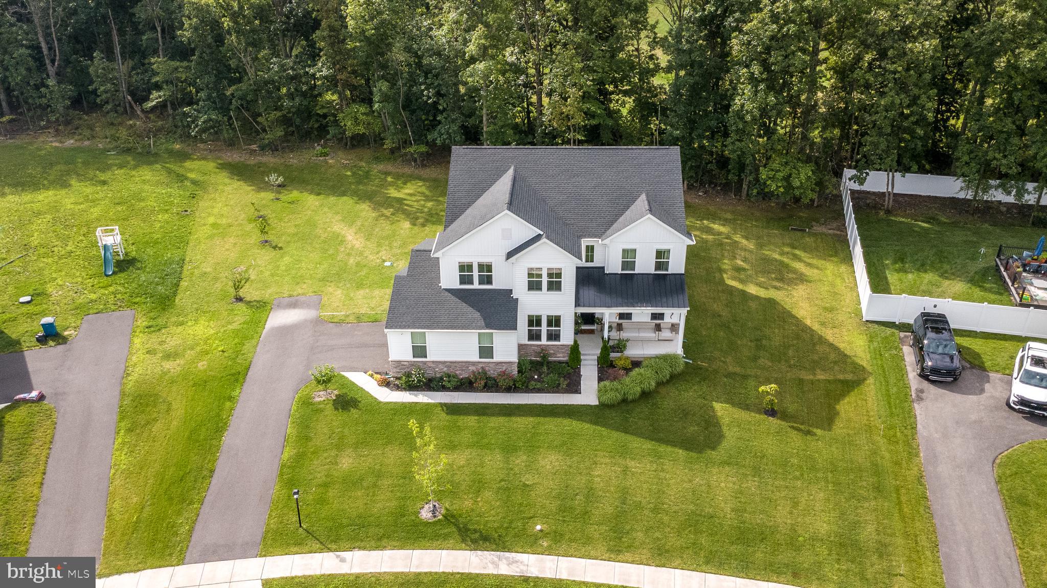 1025 Mariwill Dr, Quakertown, PA 18951 photo