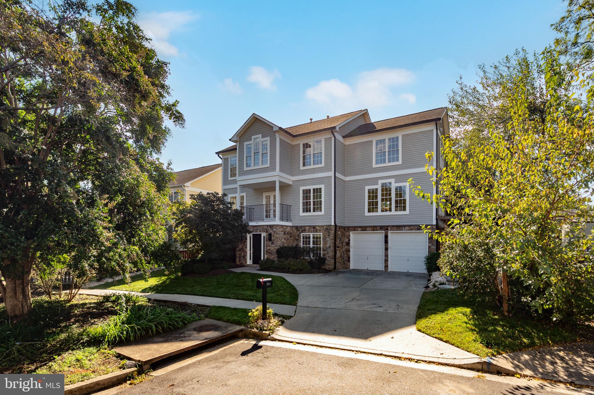 904 Oakland St, Arlington, VA 22204
