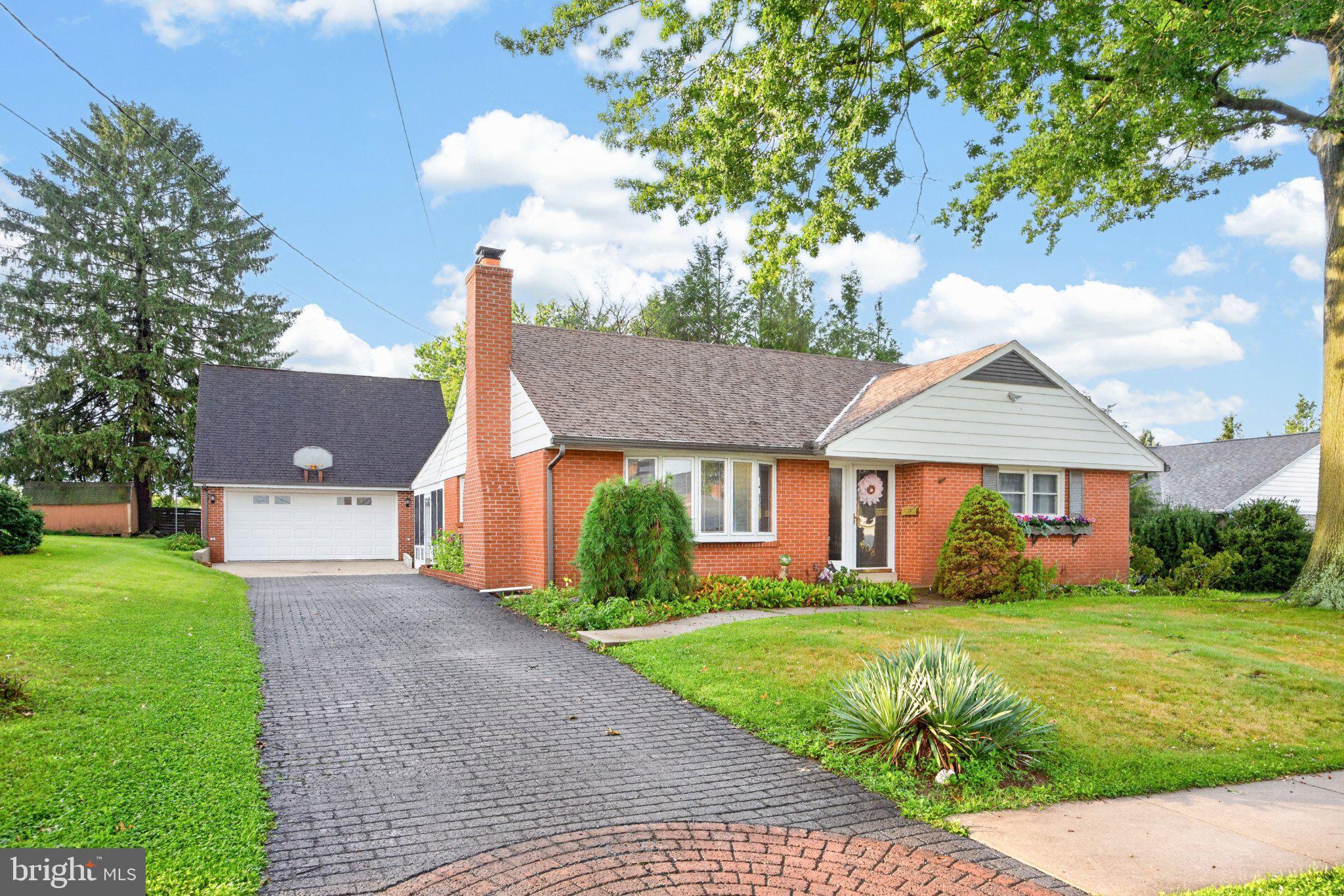 608 Hummelstown St, Elizabethtown, PA 17022