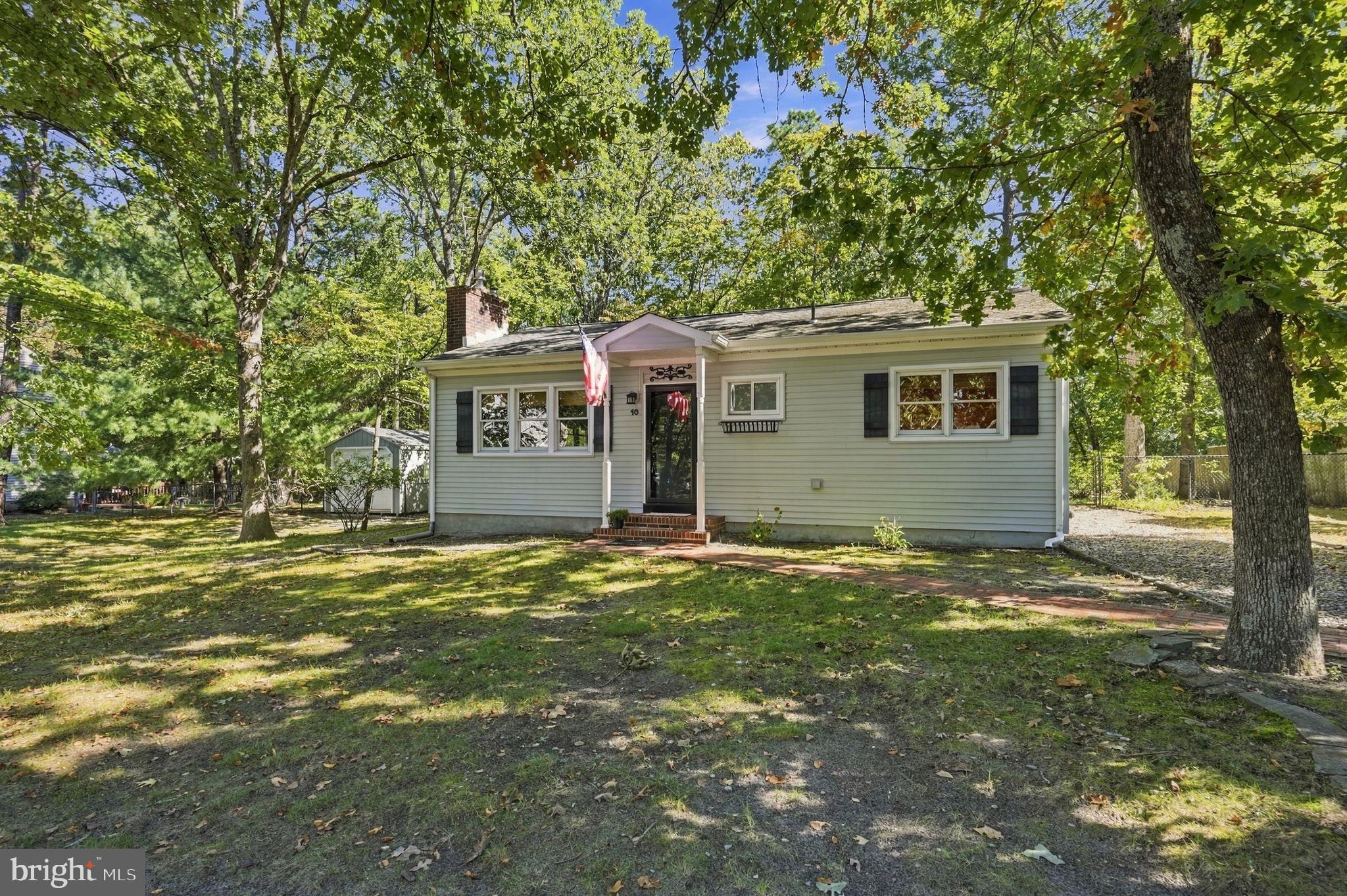 10 Woodland Ave, Medford, NJ 08055