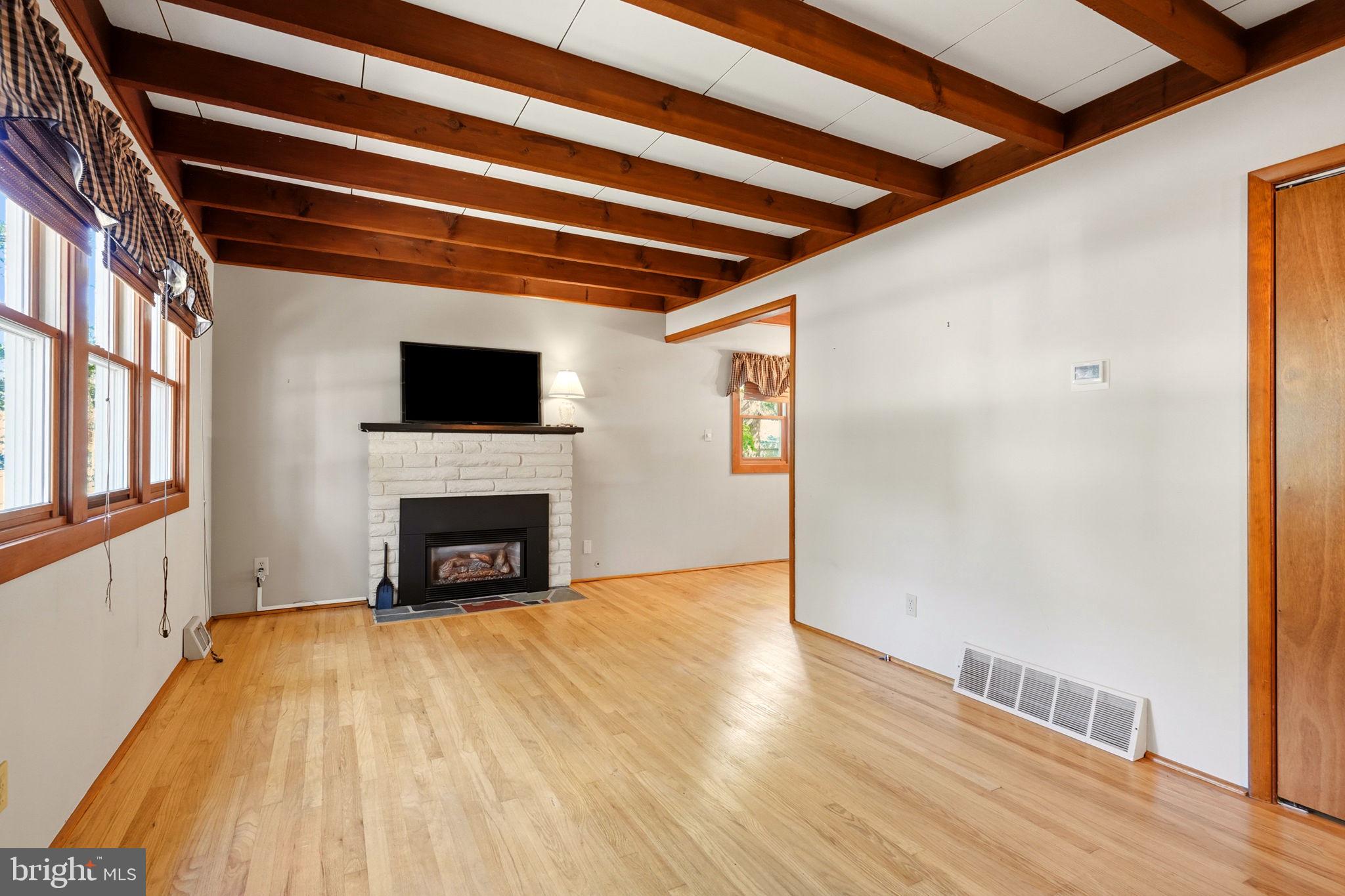 10 Woodland Ave, Medford, NJ 08055 photo