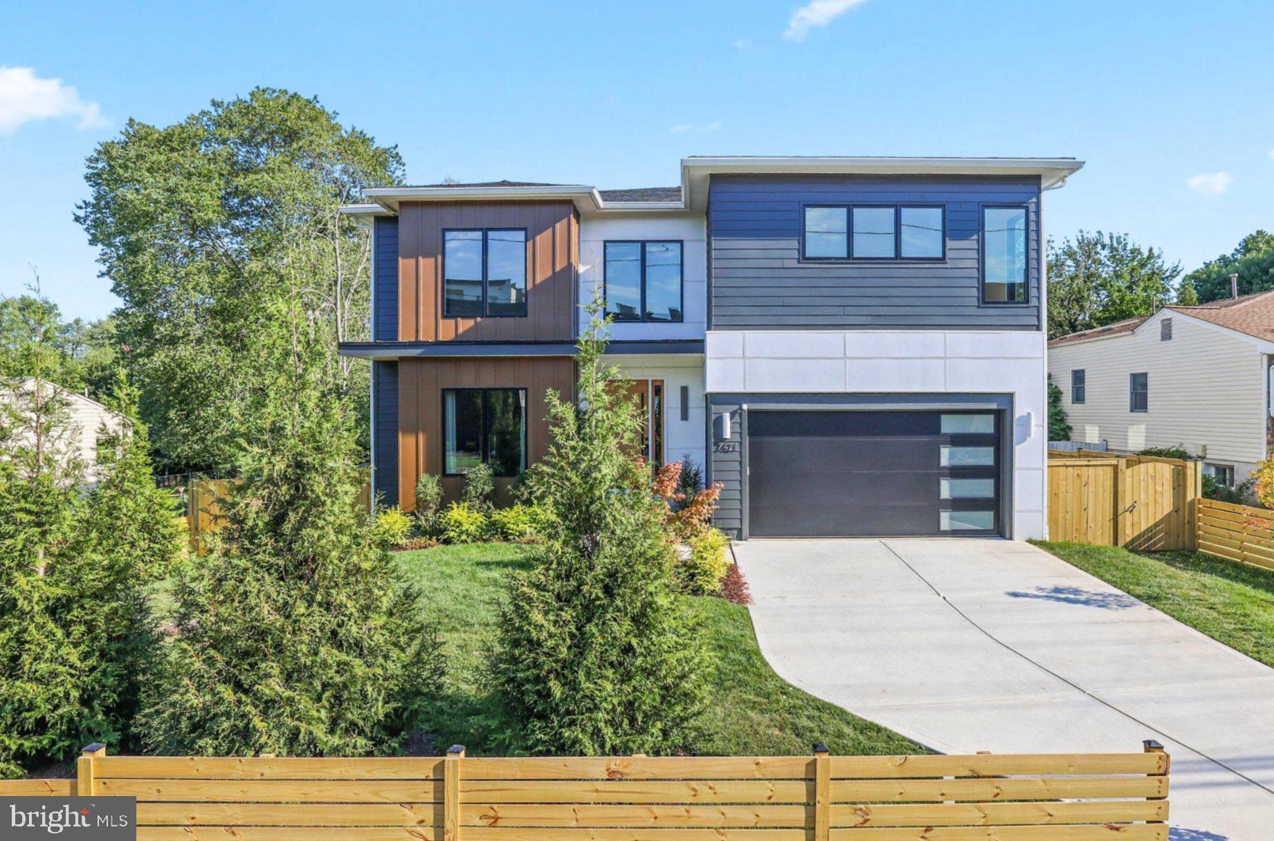 7421 Magarity Rd, Falls Church, VA 22043 photo