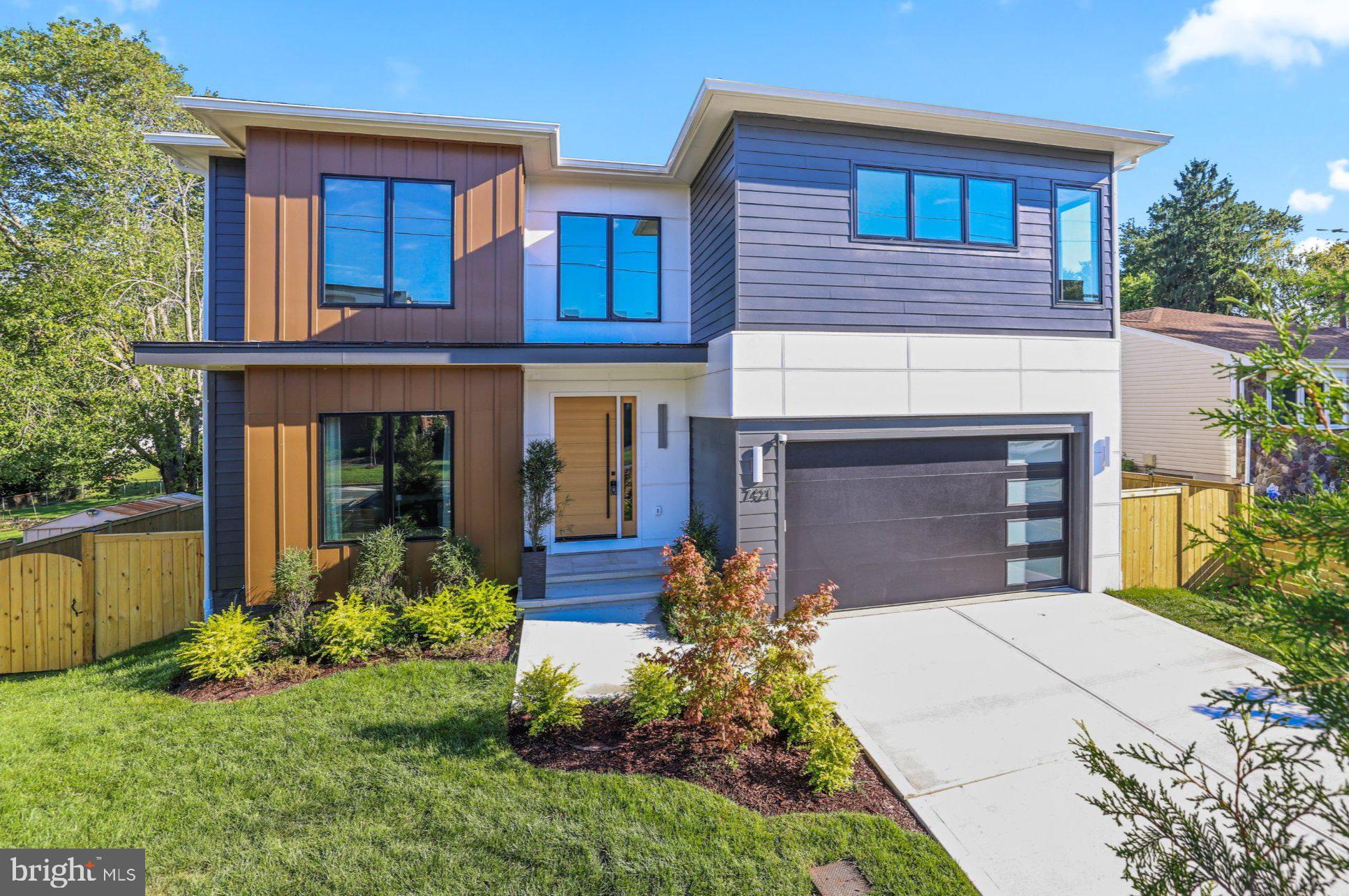 7421 Magarity Rd, Falls Church, VA 22043