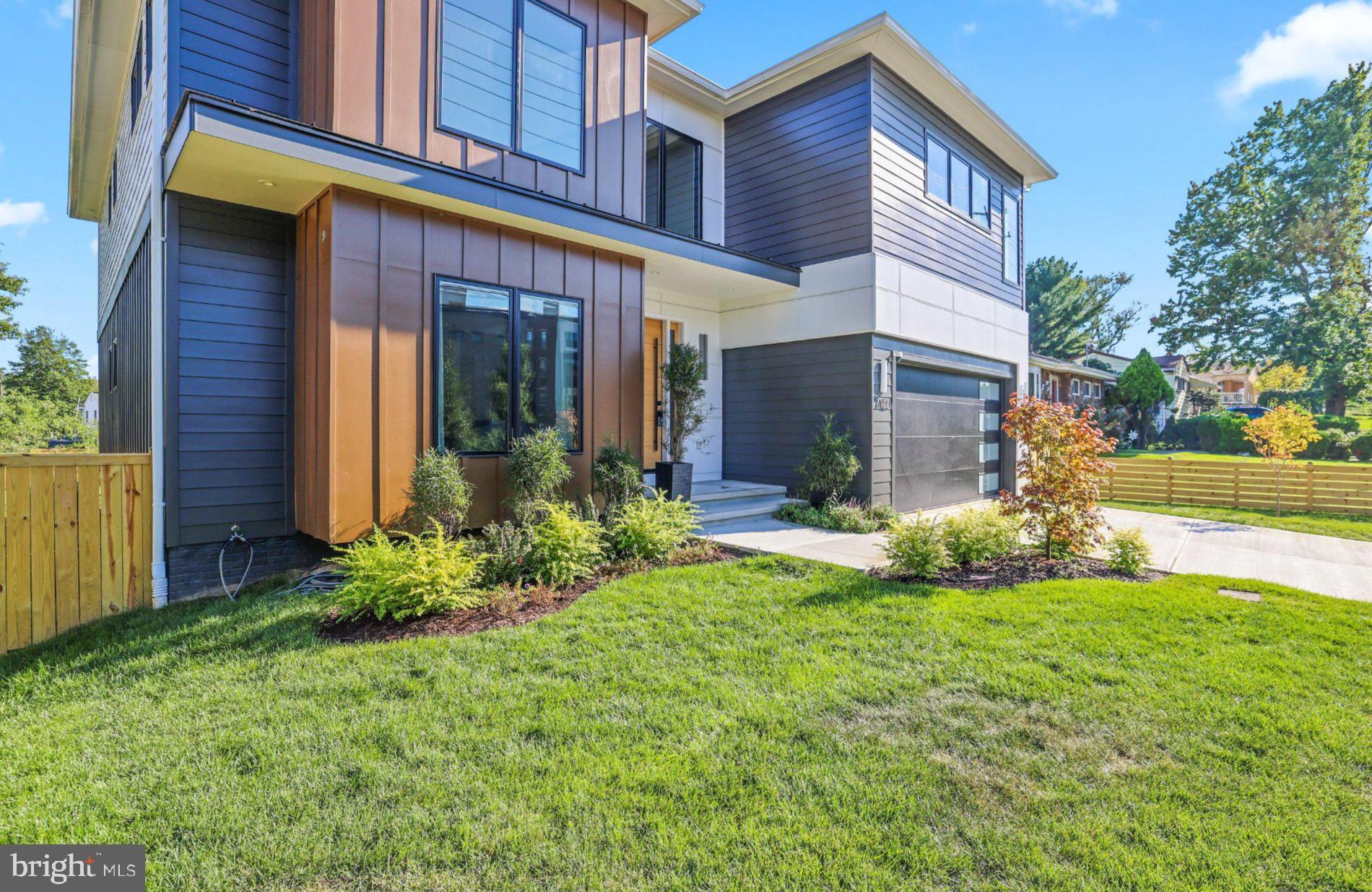 7421 Magarity Rd, Falls Church, VA 22043 photo