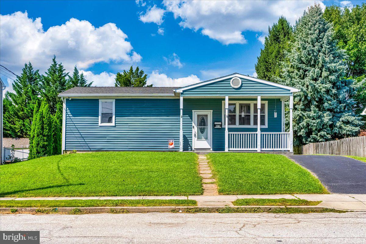 421 Ridge Ave, Mc Sherrystown, PA 17344