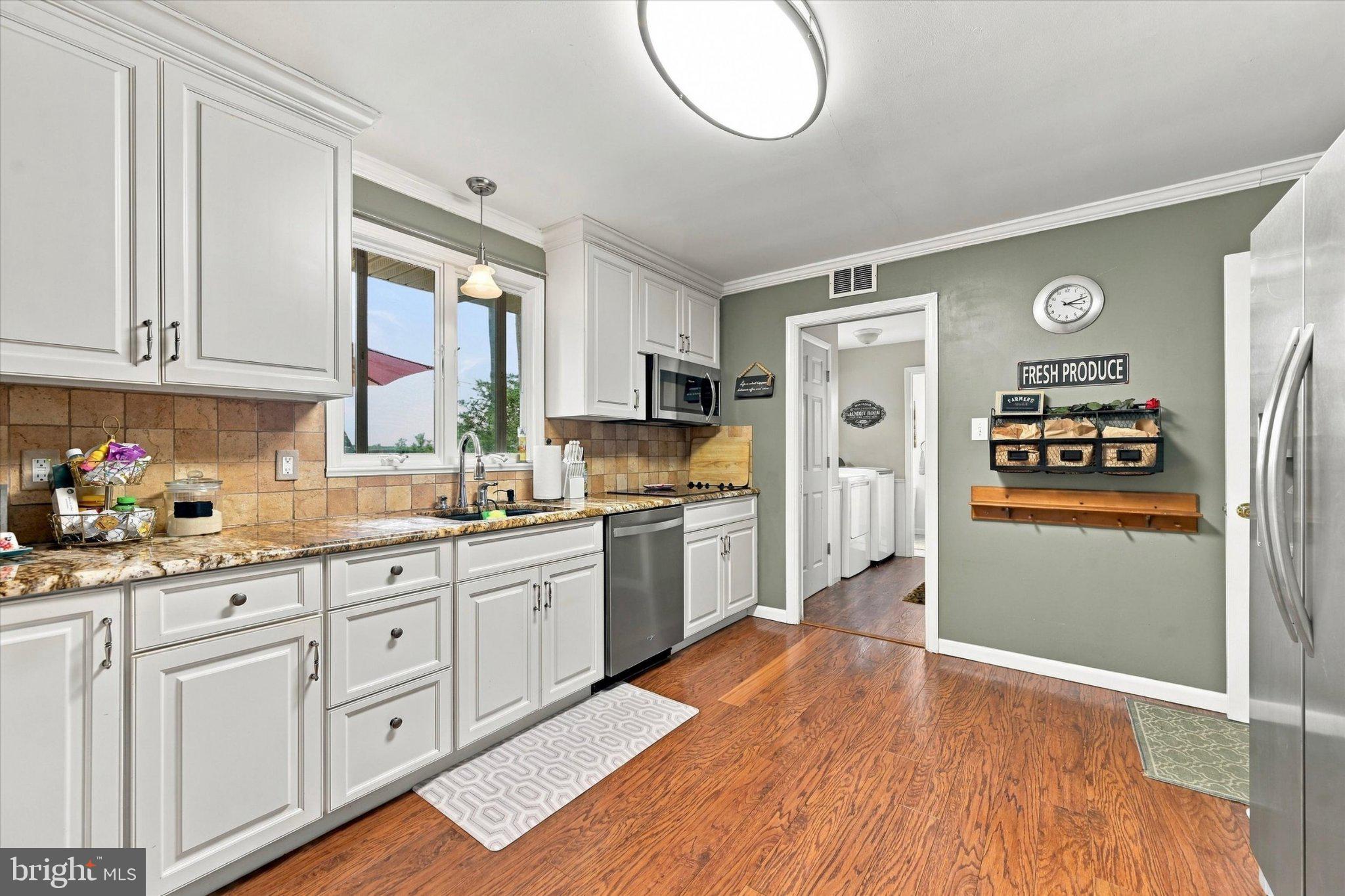 417 Dogwood Ln, Coatesville, PA 19320 photo
