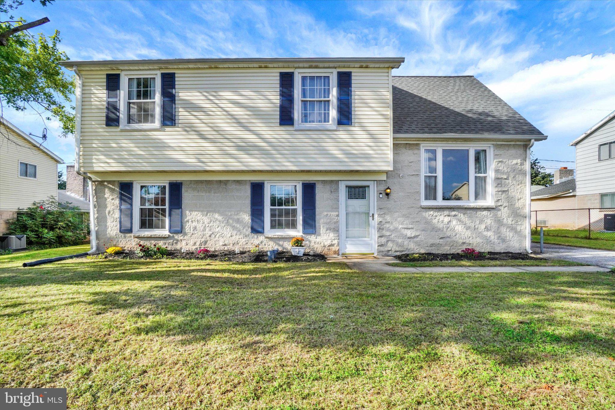 969 Richwill Dr, York, PA 17404