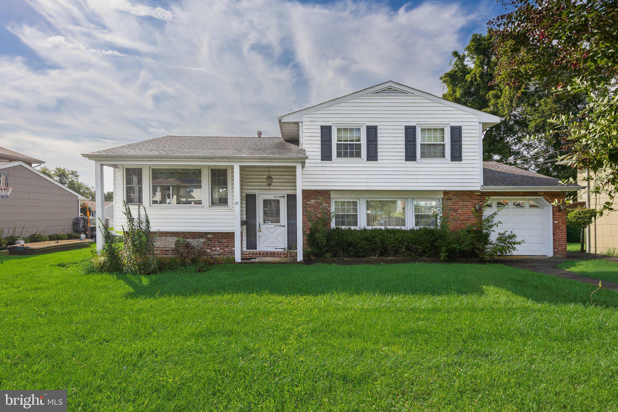 32 Suburban Blvd, Delran, NJ 08075