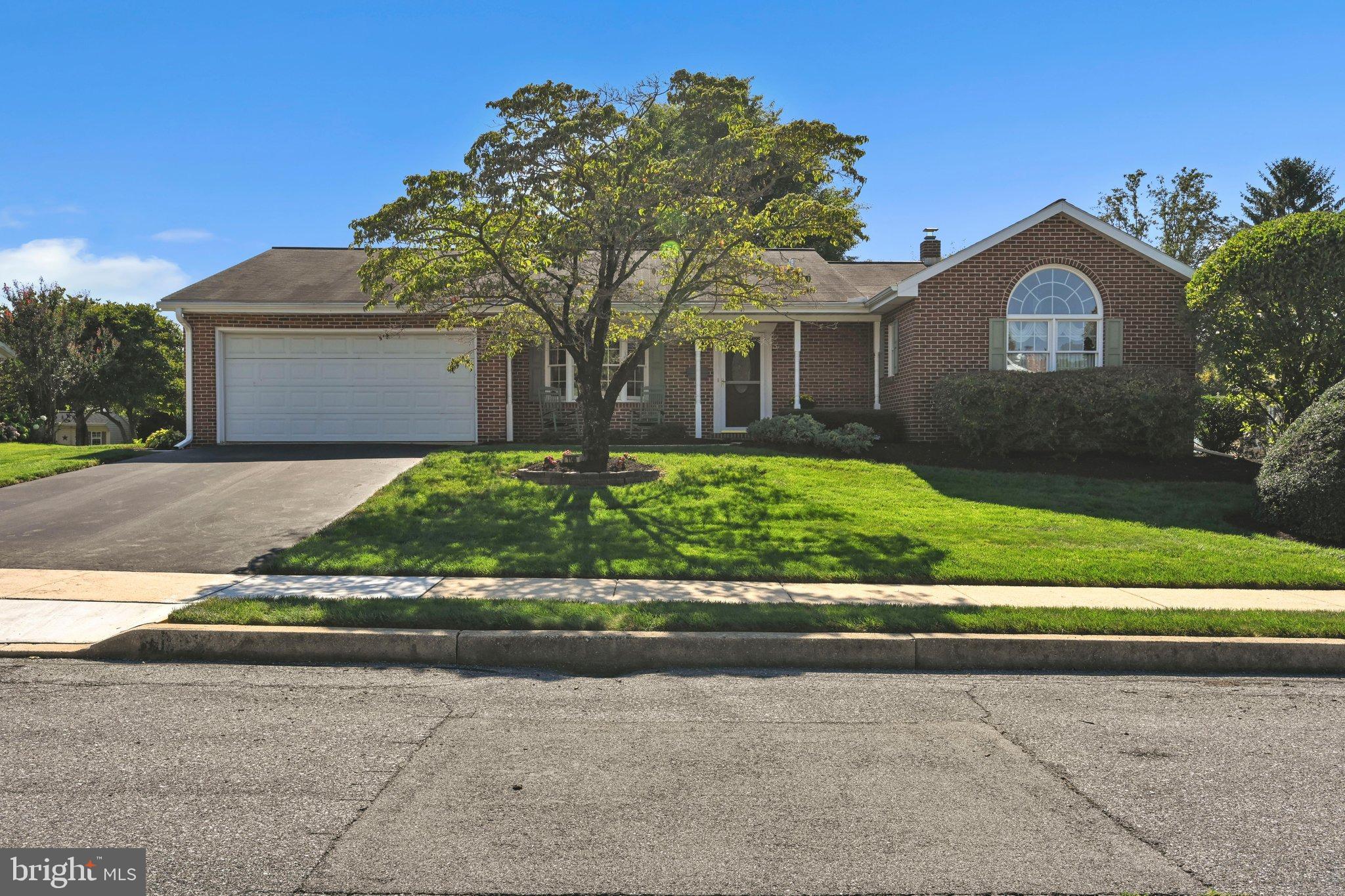 1140 Marie Ave, Ephrata, PA 17522 photo