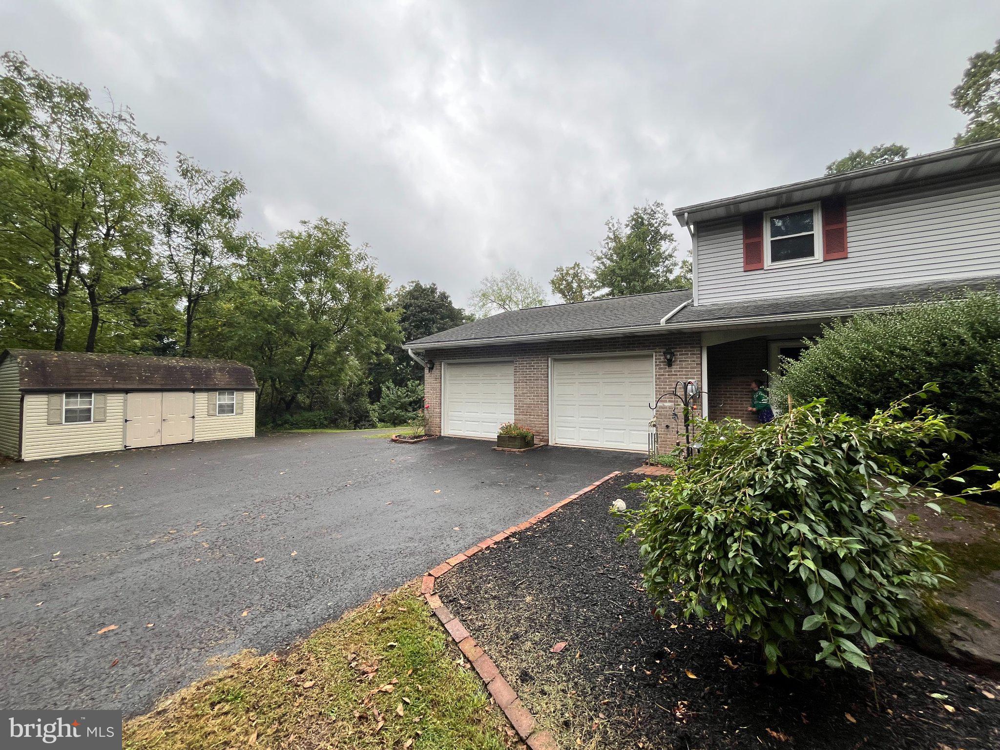 1005 Mill Hill Rd, East Greenville, PA 18041 photo