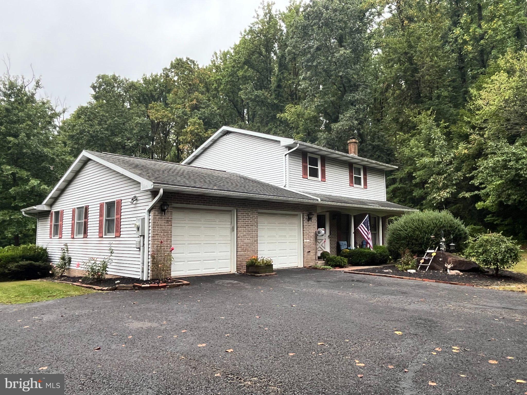 1005 Mill Hill Rd, East Greenville, PA 18041 photo