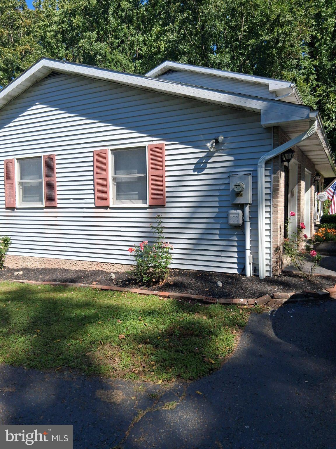 1005 Mill Hill Rd, East Greenville, PA 18041 photo