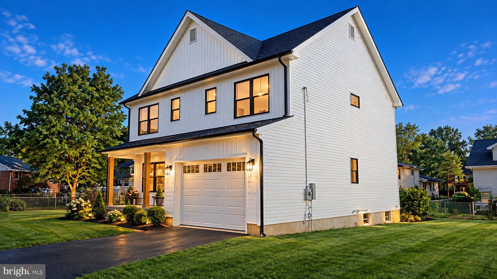 730 2nd St, Florence, NJ 08518
