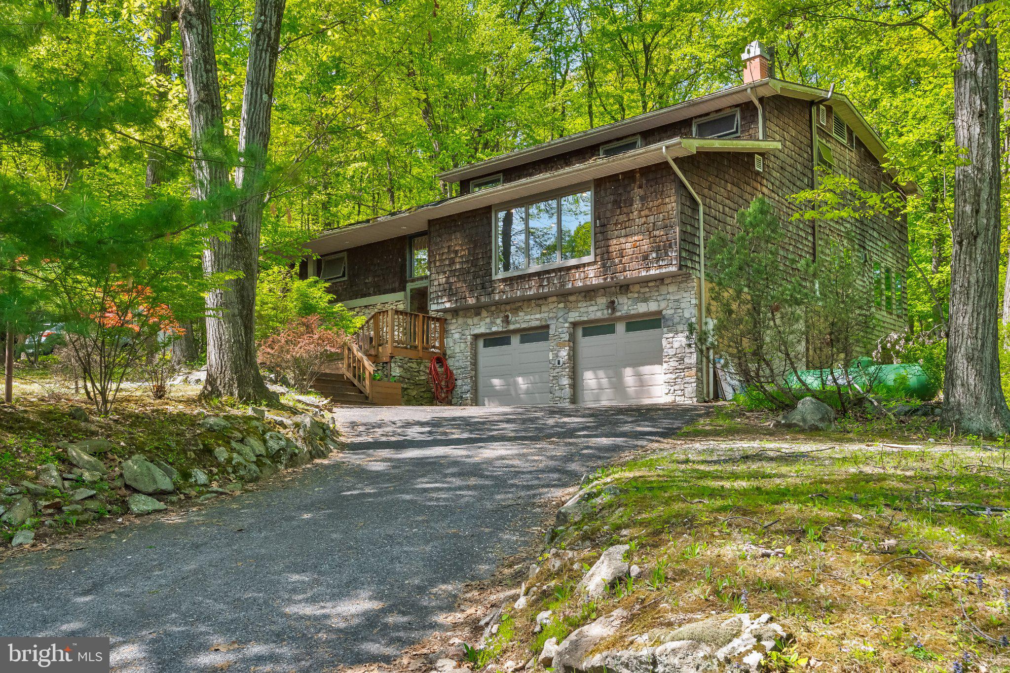 1620 Bobalew Trl, Allentown, PA 18103 photo