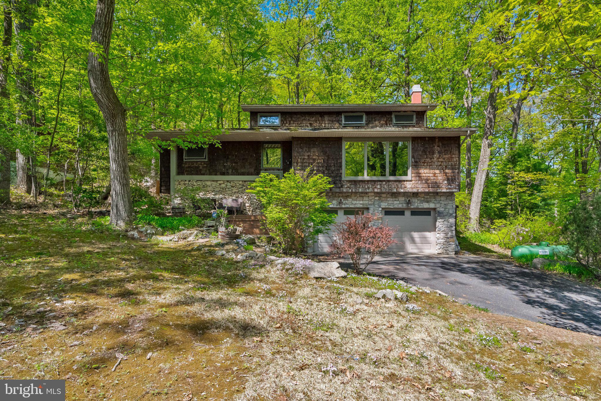 1620 Bobalew Trl, Allentown, PA 18103 photo