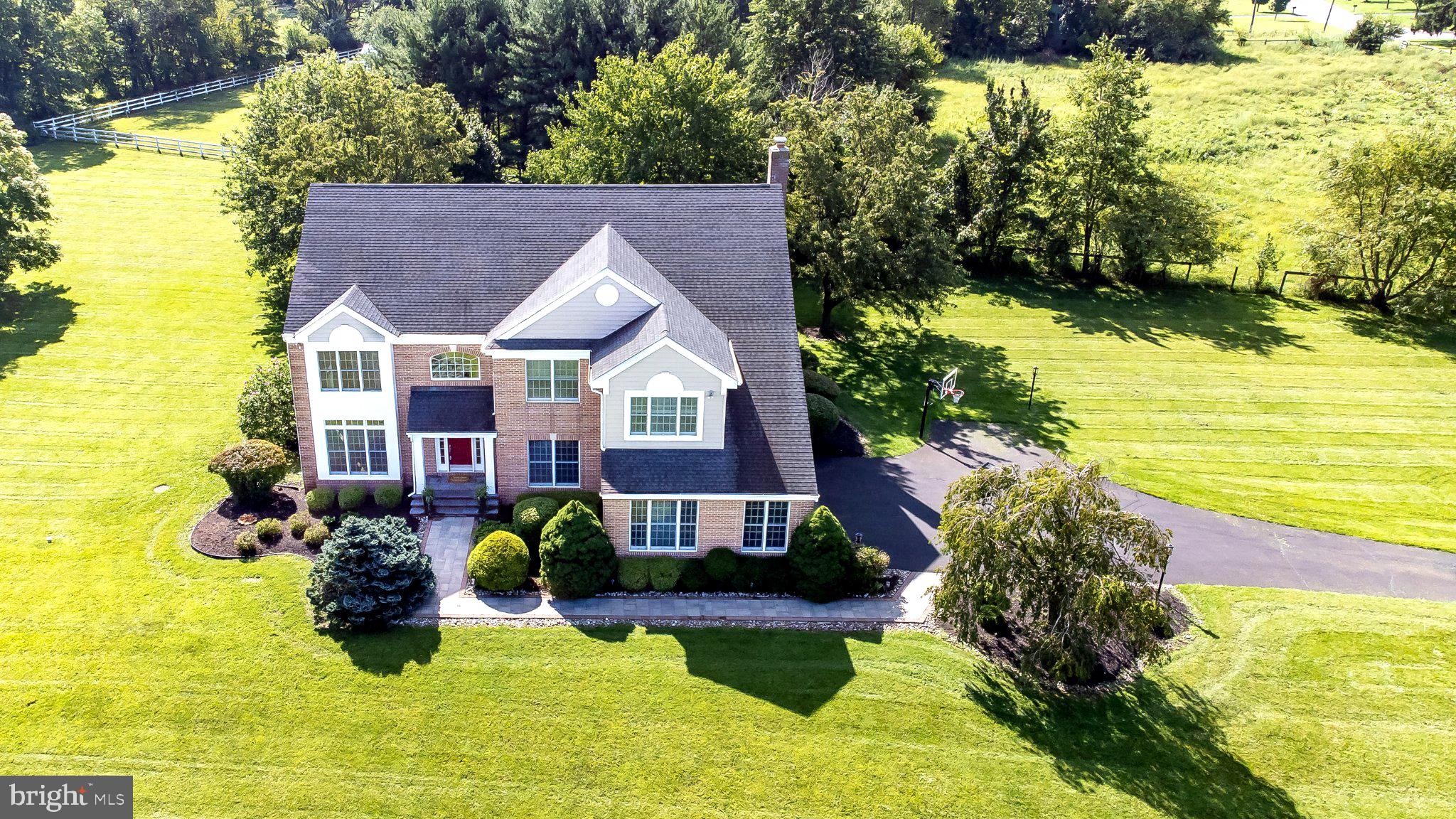 3 Dionis Ct, Pennington, NJ 08534
