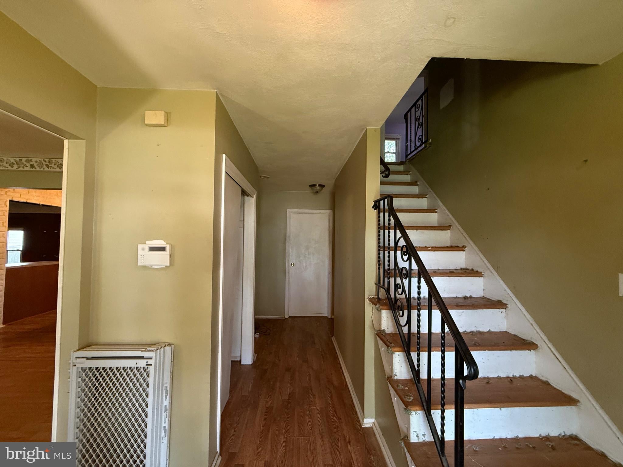 2 Berrywood Dr, Hampton, NJ 08619 photo