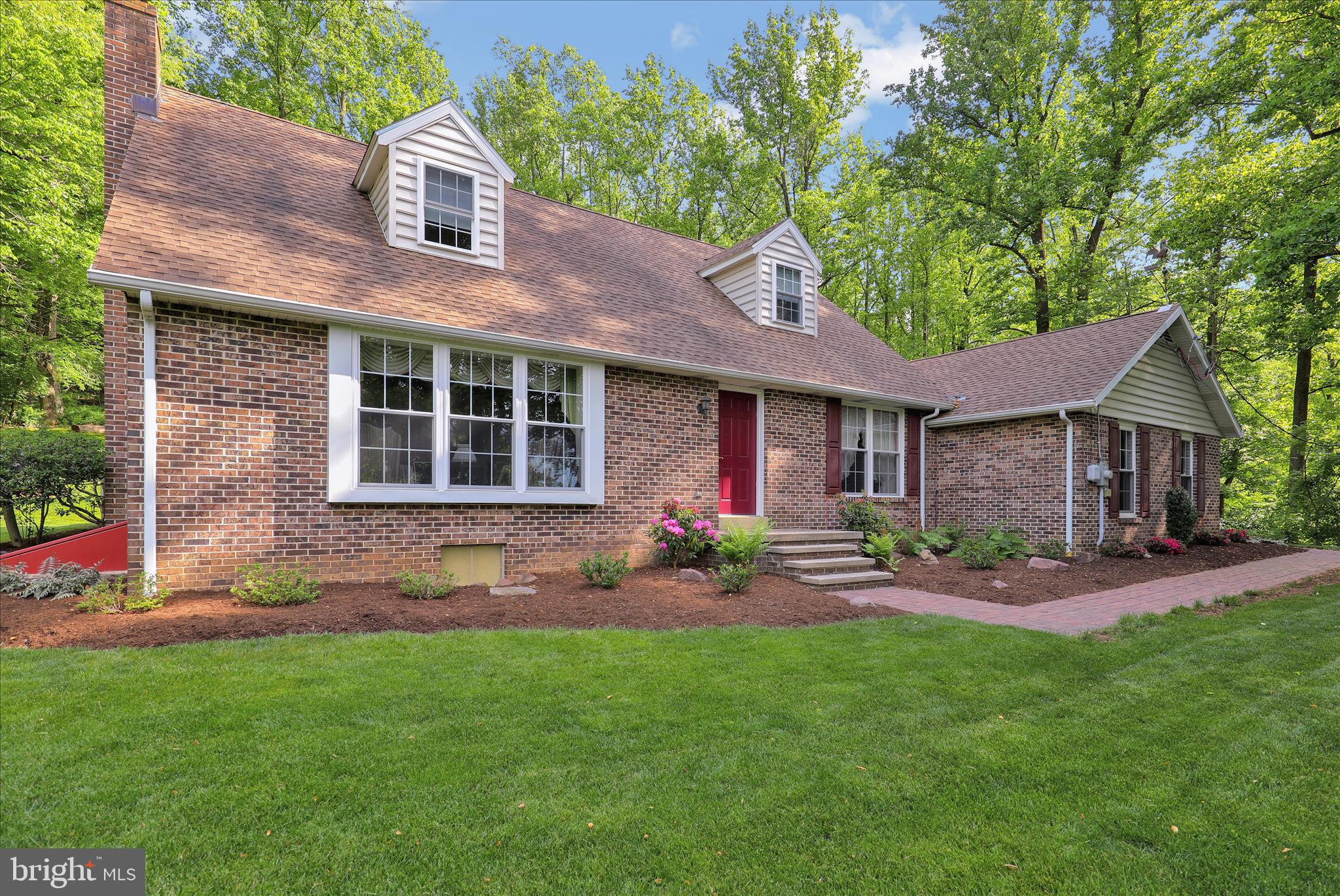 10 Pebblebrook Ln, Mohnton, PA 19540 photo