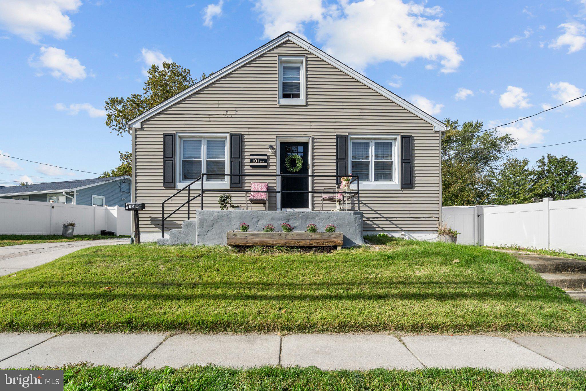 101 Warwick Rd, Somerdale, NJ 08083