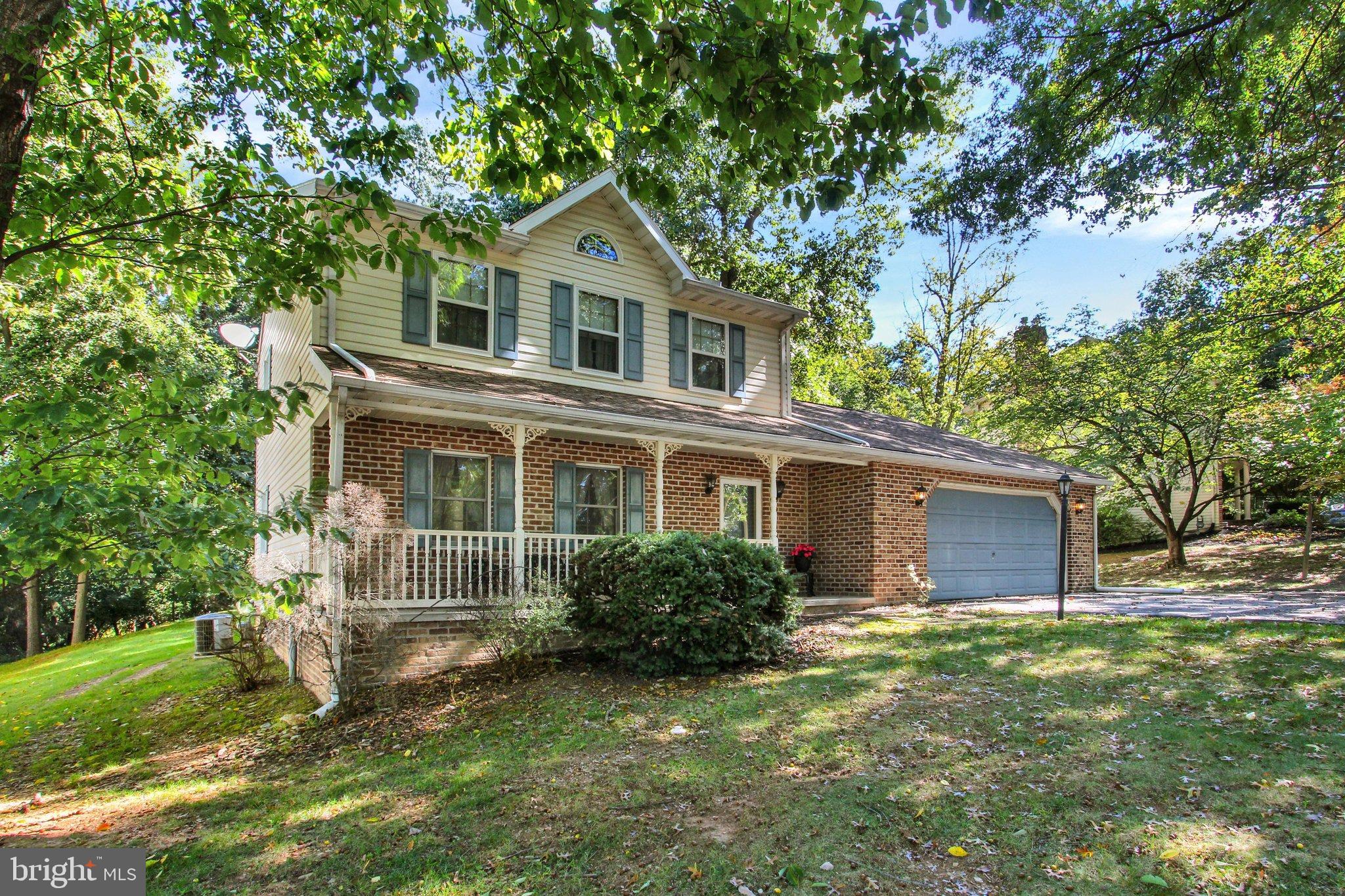 141 Oak Hills Dr, Hanover, PA 17331