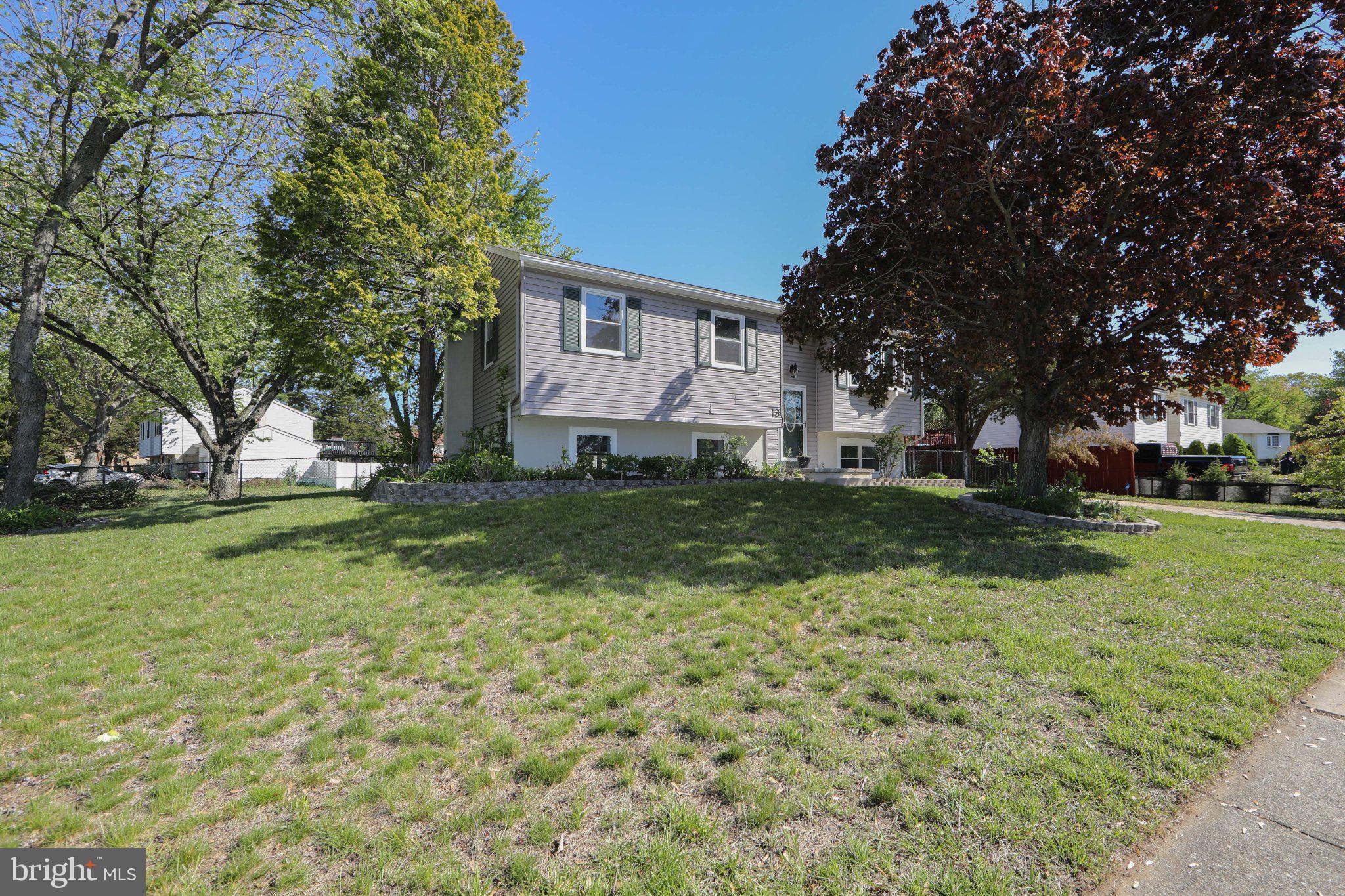 13 Spring Hollow Dr, Sicklerville, NJ 08081 photo