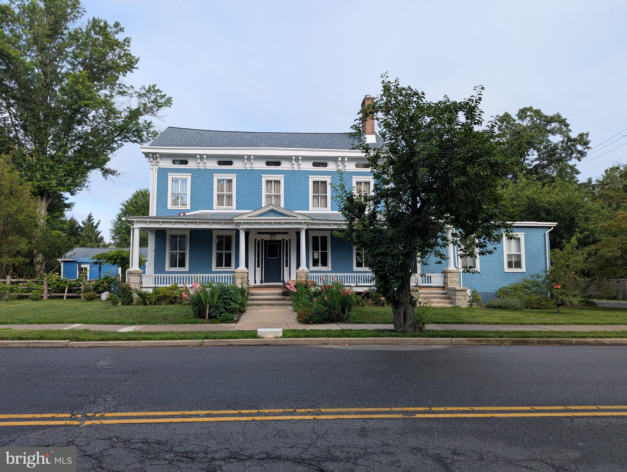 302 S Main St, Hightstown, NJ 08520 photo