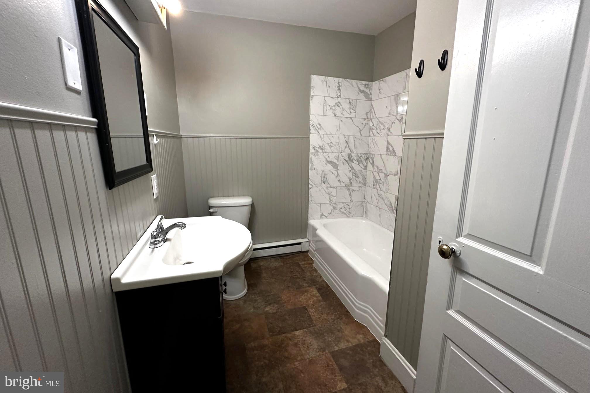 326 E Broadway, Red Lion, PA 17356 photo