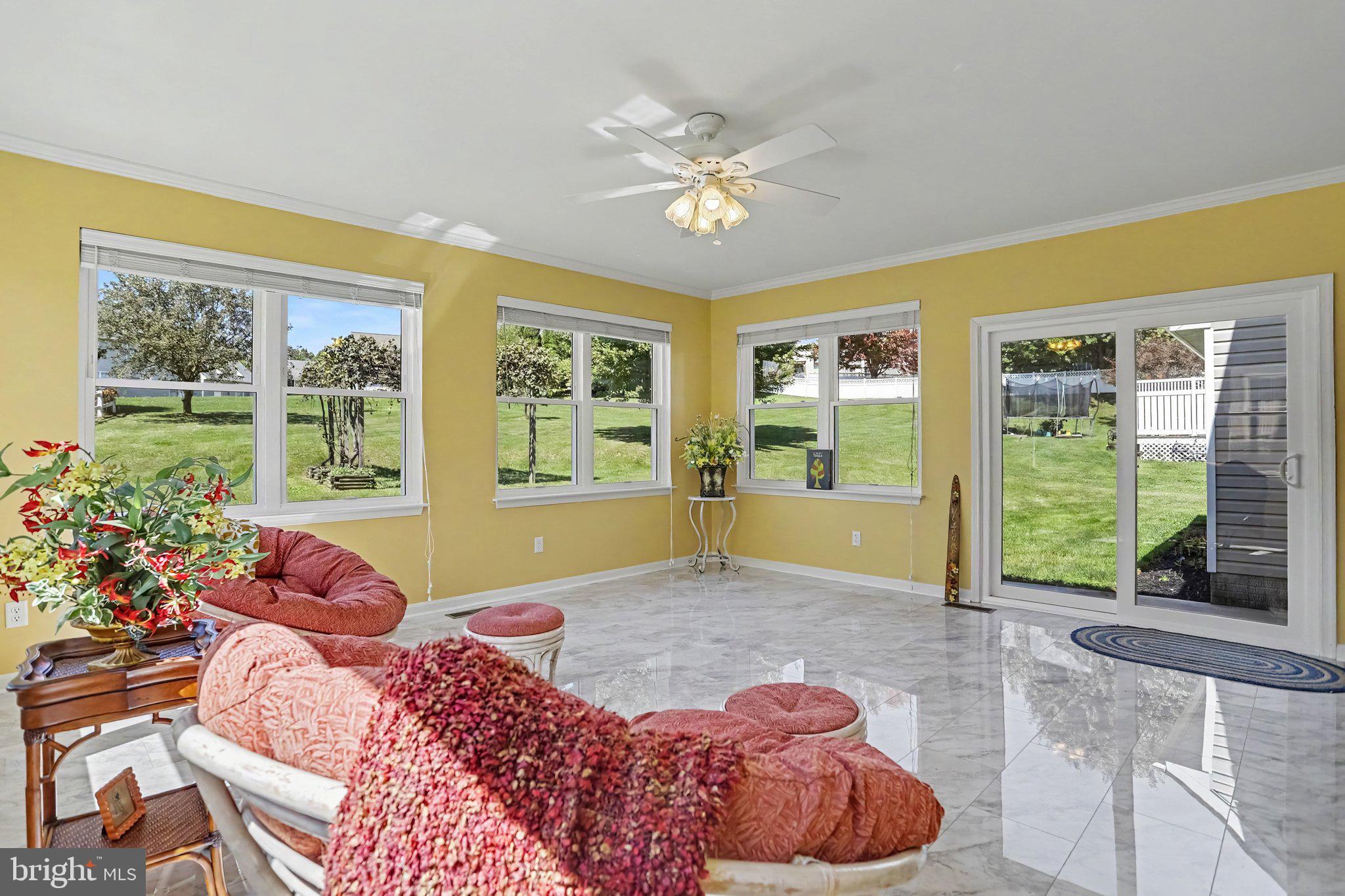 322 Majestic Cir, Dallastown, PA 17313