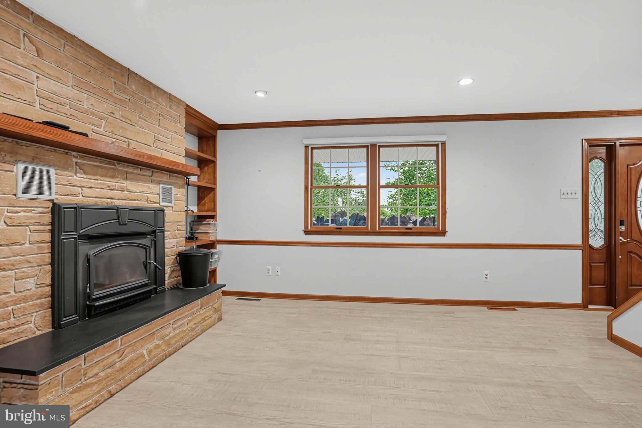 81 Blue Jay Rd, Chalfont, PA 18914 photo