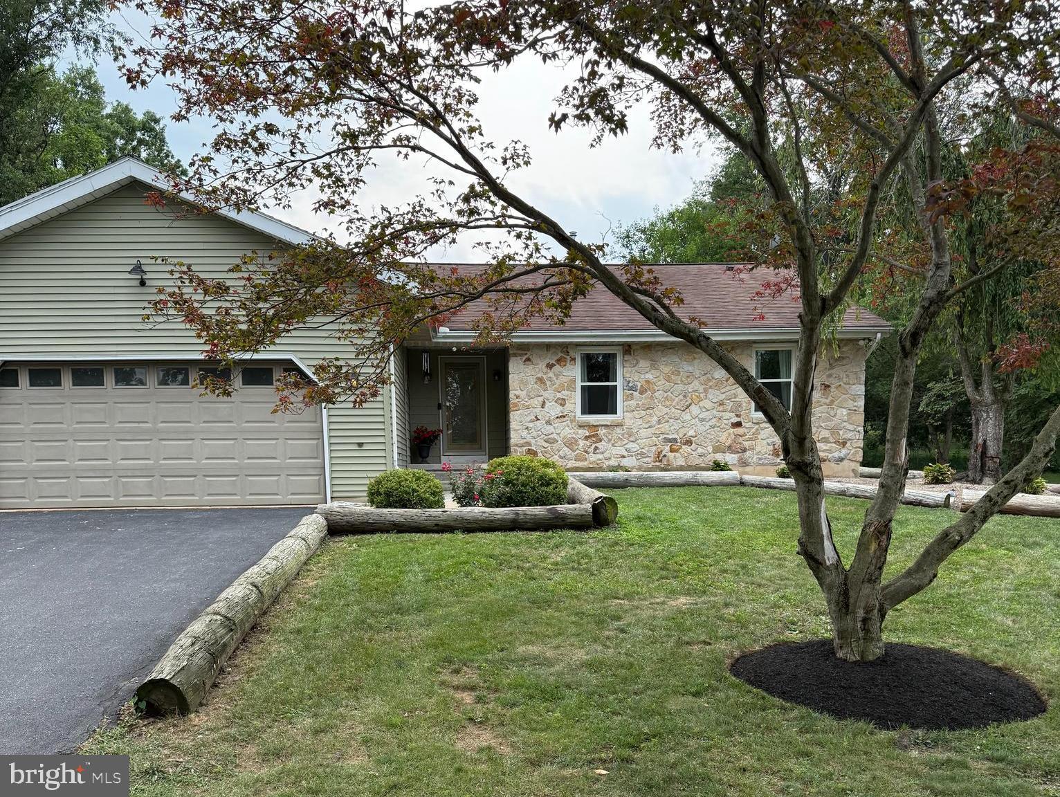 223 Pineview Dr, Palmyra, PA 17078