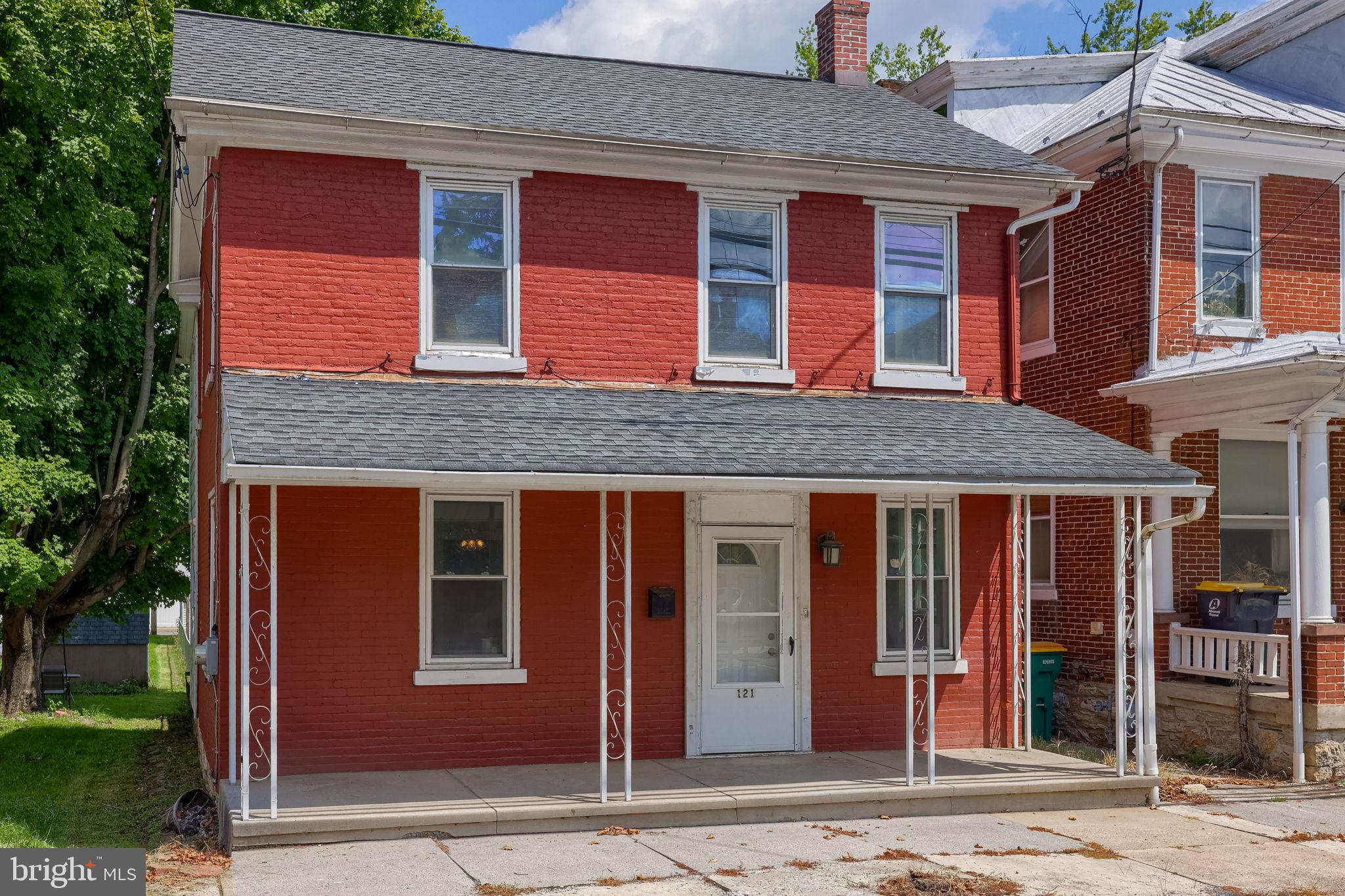 121 W Penn Ave, Wernersville, PA 19565 photo