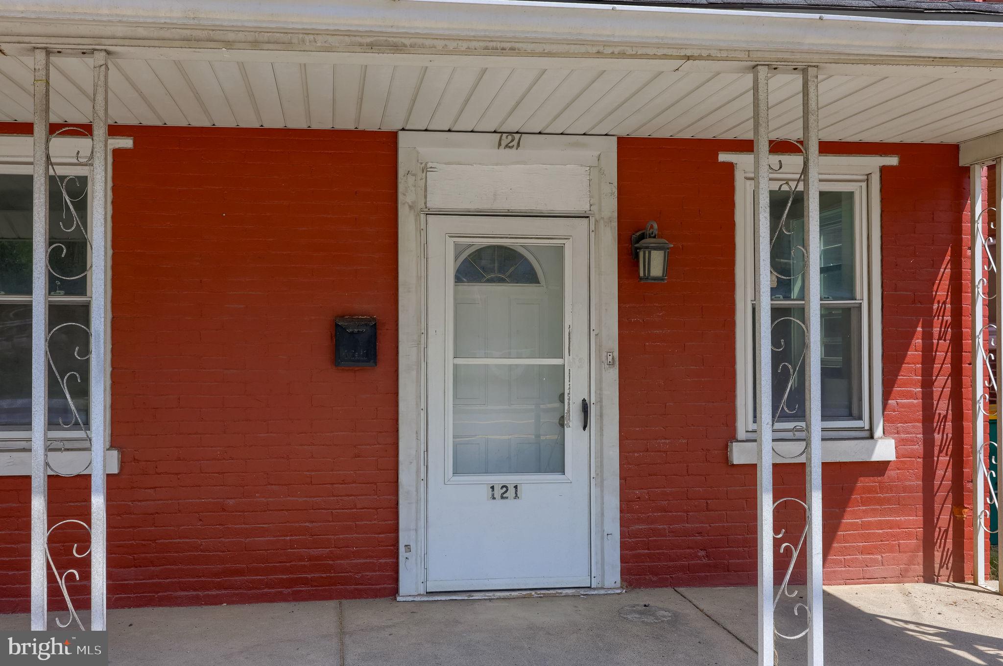 121 W Penn Ave, Wernersville, PA 19565 photo