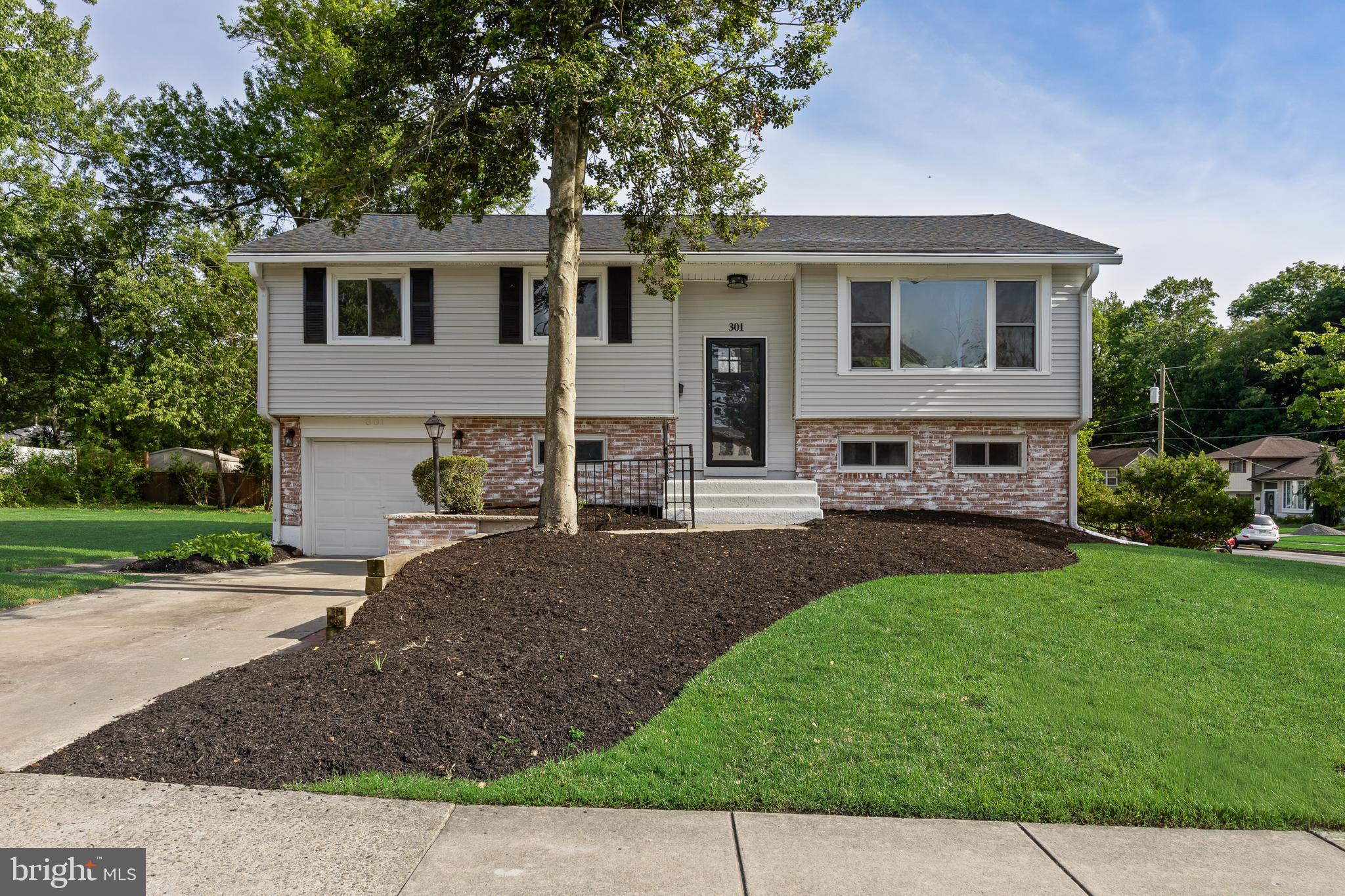 301 Downing Rd, Somerdale, NJ 08083