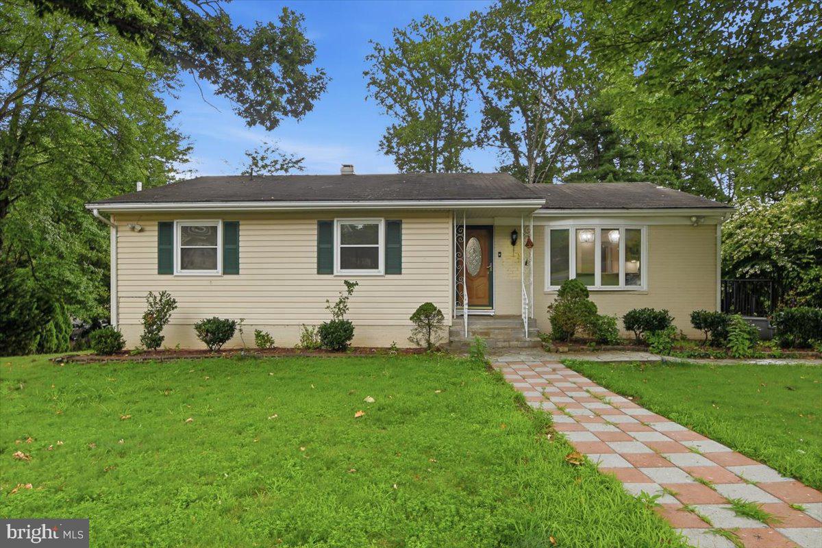 131 Casmar St, Vienna, VA 22180 photo
