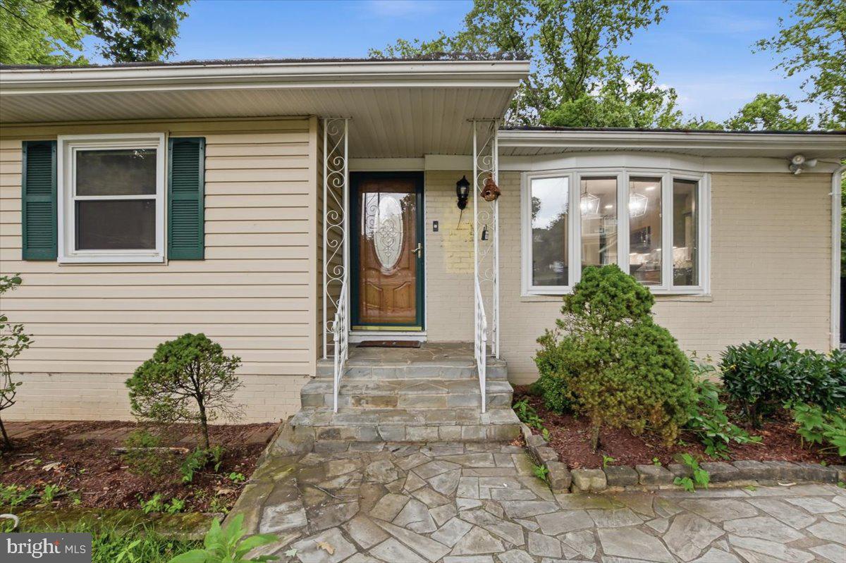 131 Casmar St, Vienna, VA 22180 photo