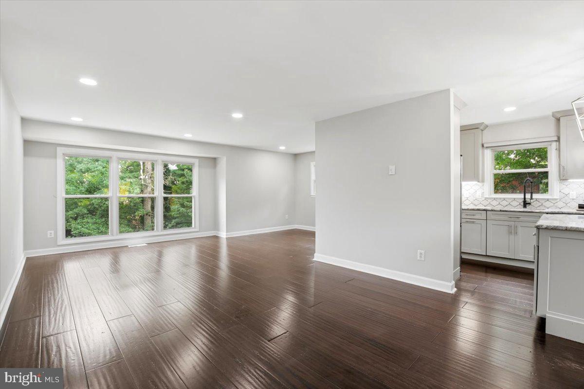 131 Casmar St, Vienna, VA 22180 photo