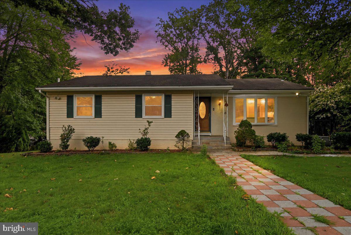 131 Casmar St, Vienna, VA 22180 photo