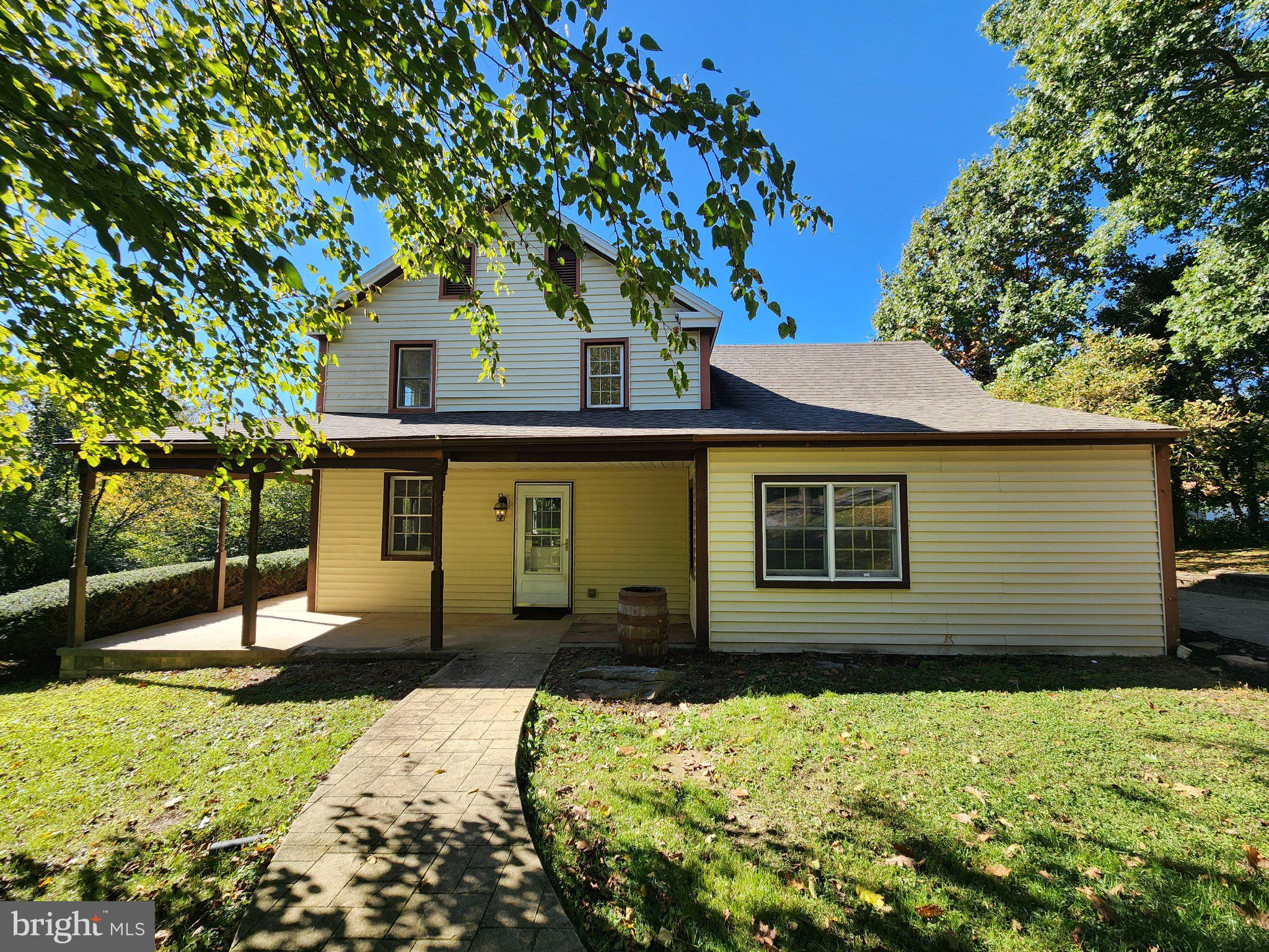 1394 N Strickler Rd, Manheim, PA 17545 photo