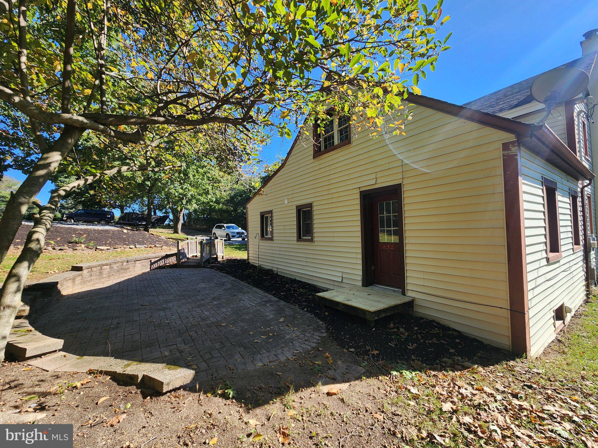 1394 N Strickler Rd, Manheim, PA 17545 photo