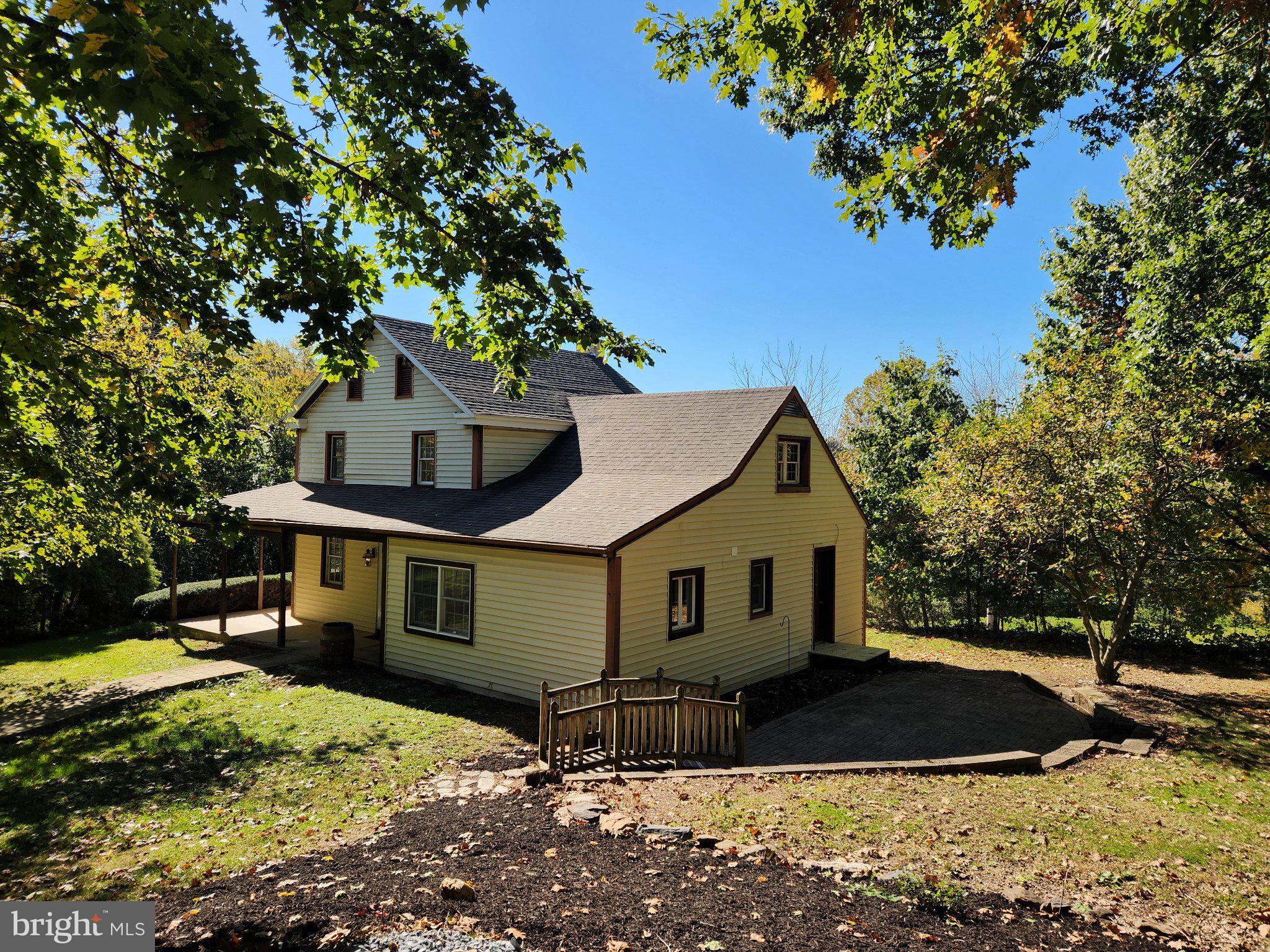 1394 N Strickler Rd, Manheim, PA 17545 photo