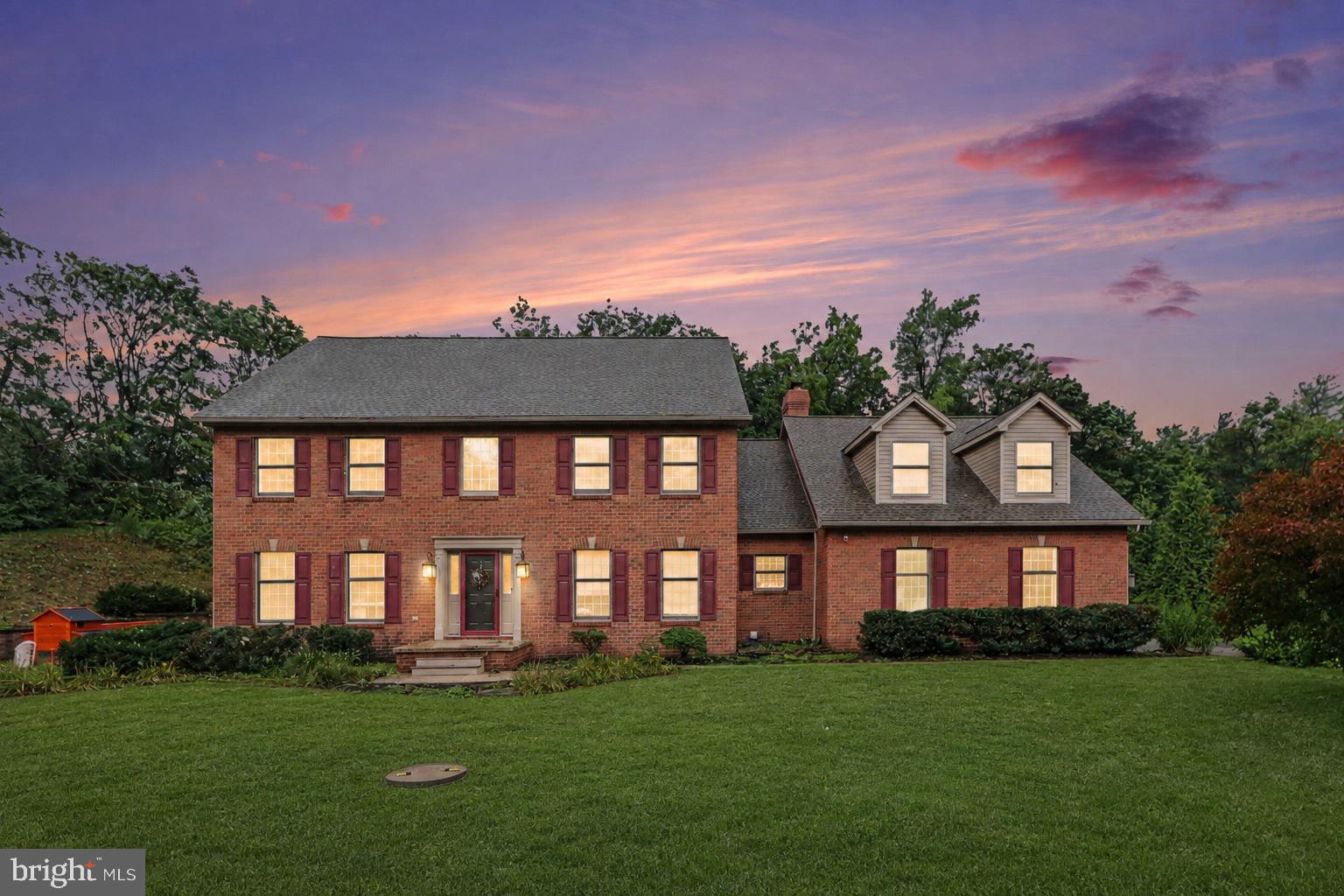 2005 Woodberry Rd, York, PA 17408