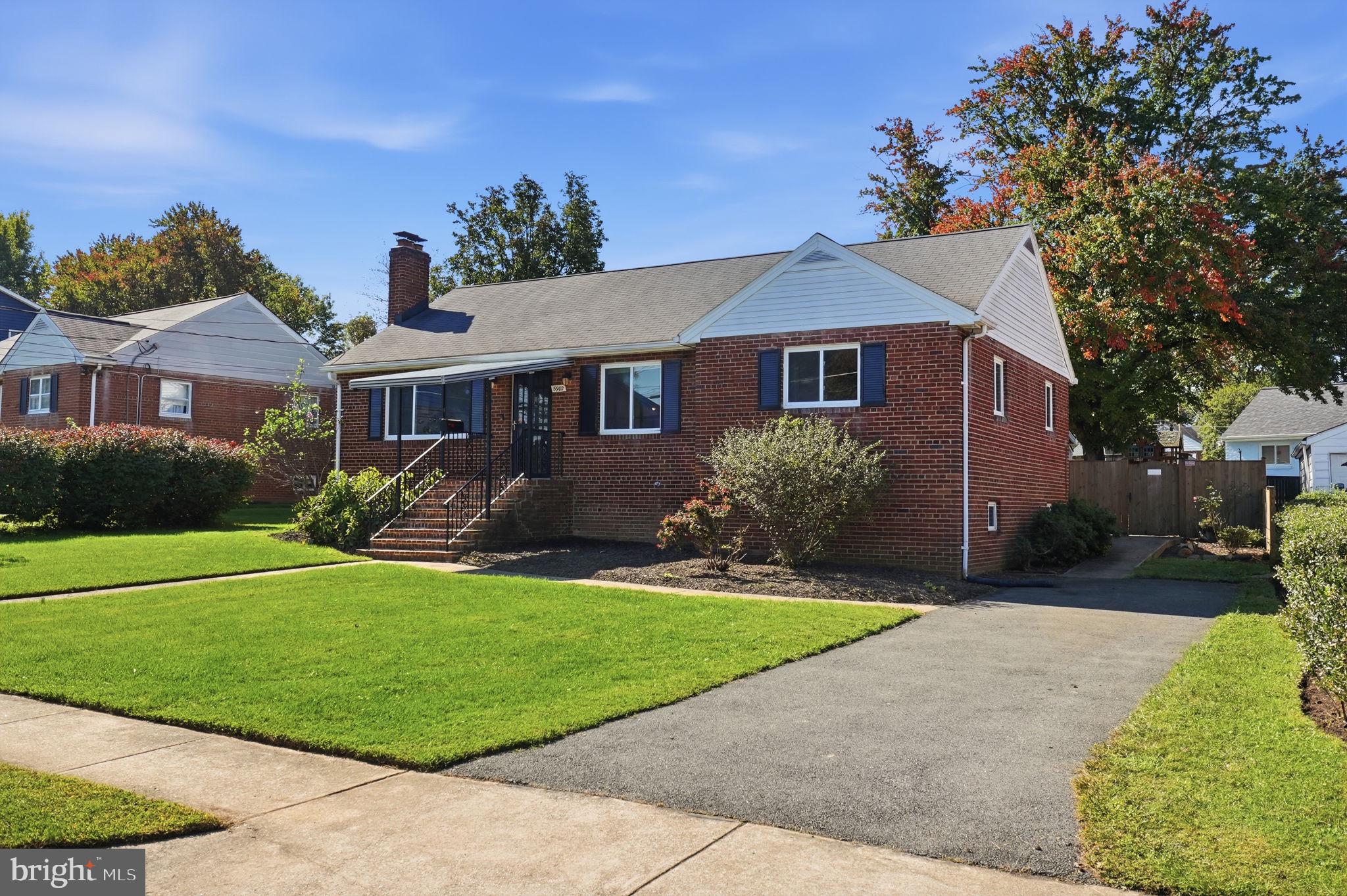 5902 Erving St, Springfield, VA 22150 photo