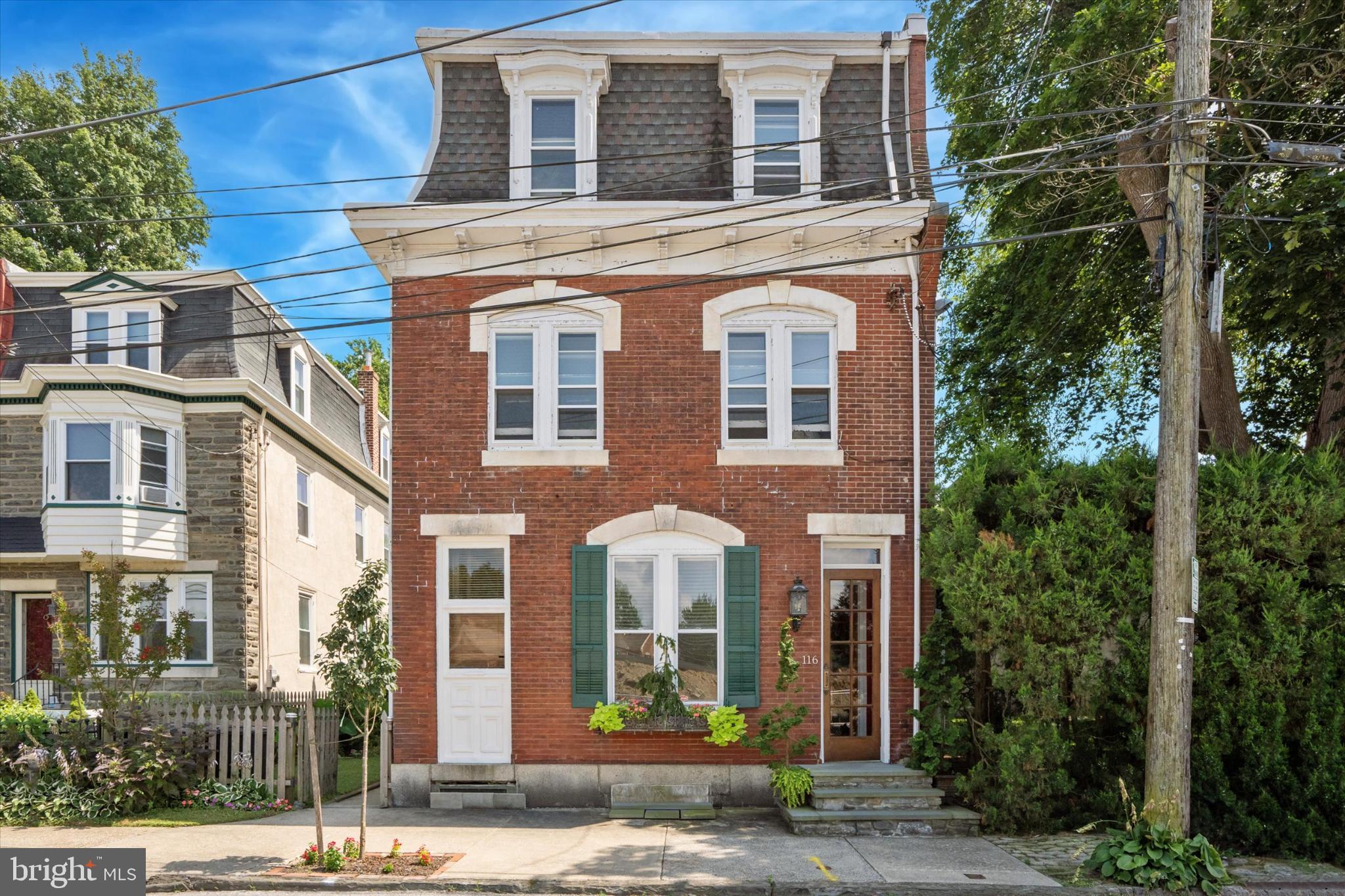 116 Chestnut Hill Ave, Philadelphia, PA 19118