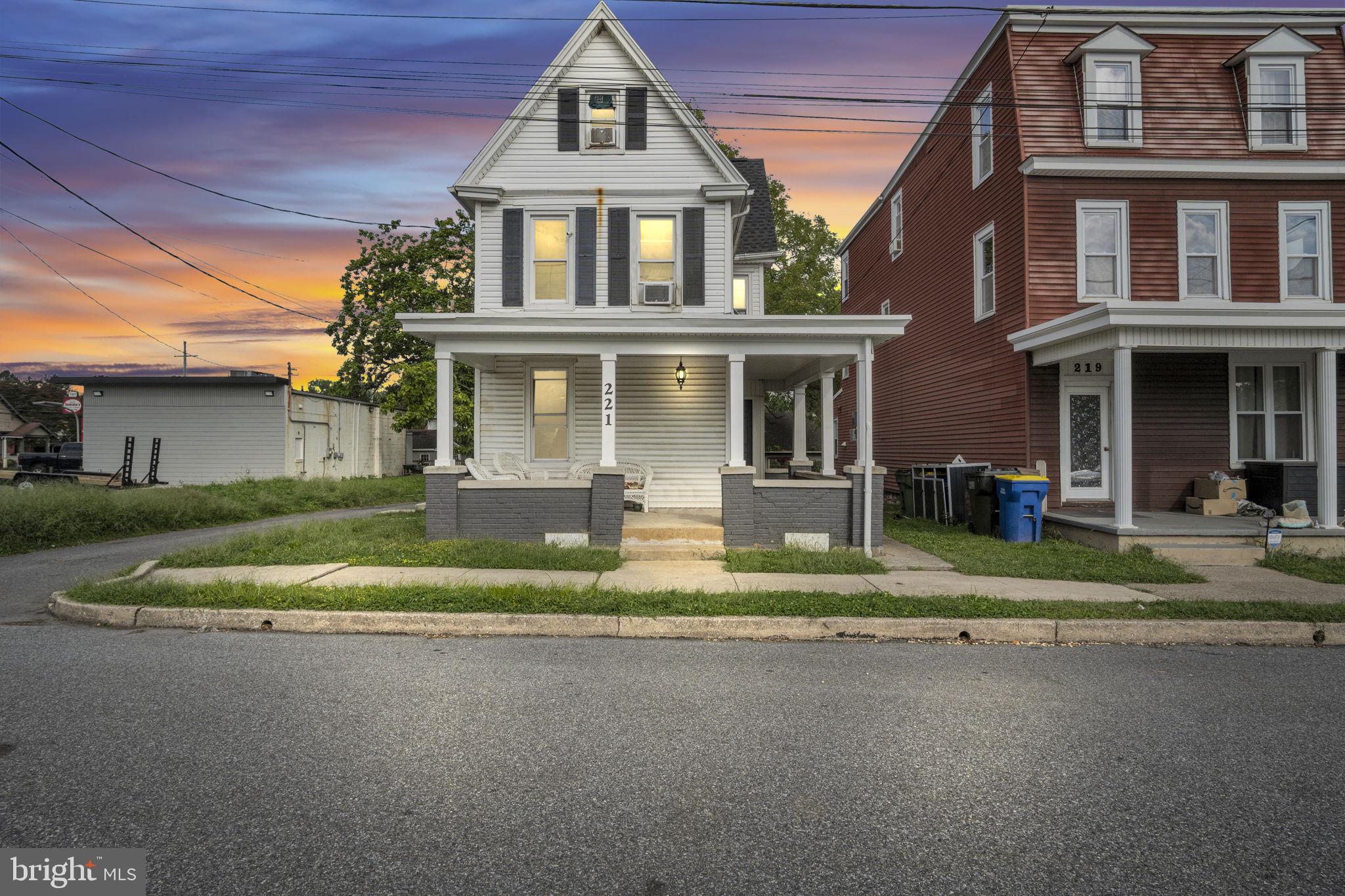221 7th St, New Cumberland, PA 17070