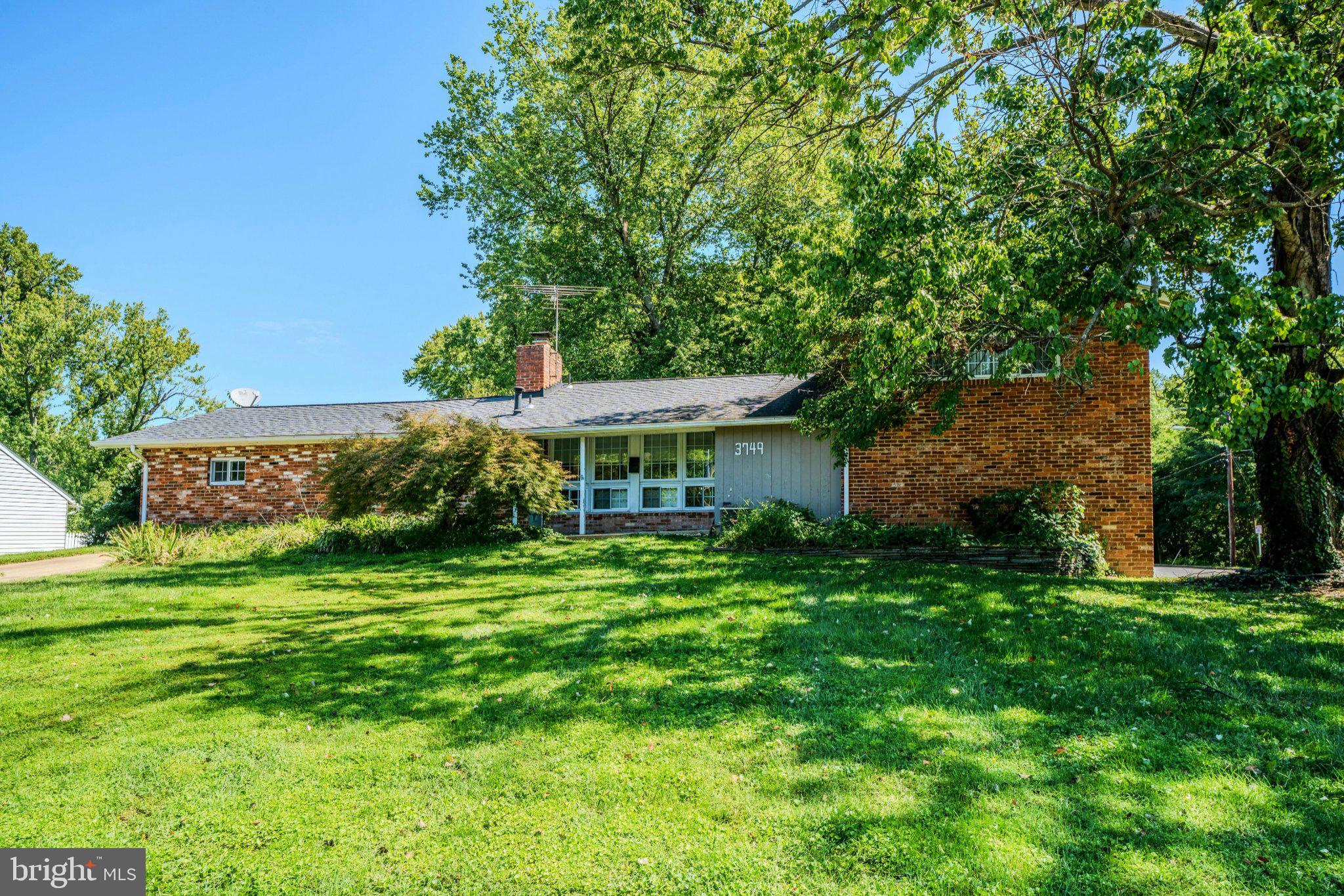 3749 Chain Bridge Rd, Fairfax, VA 22030