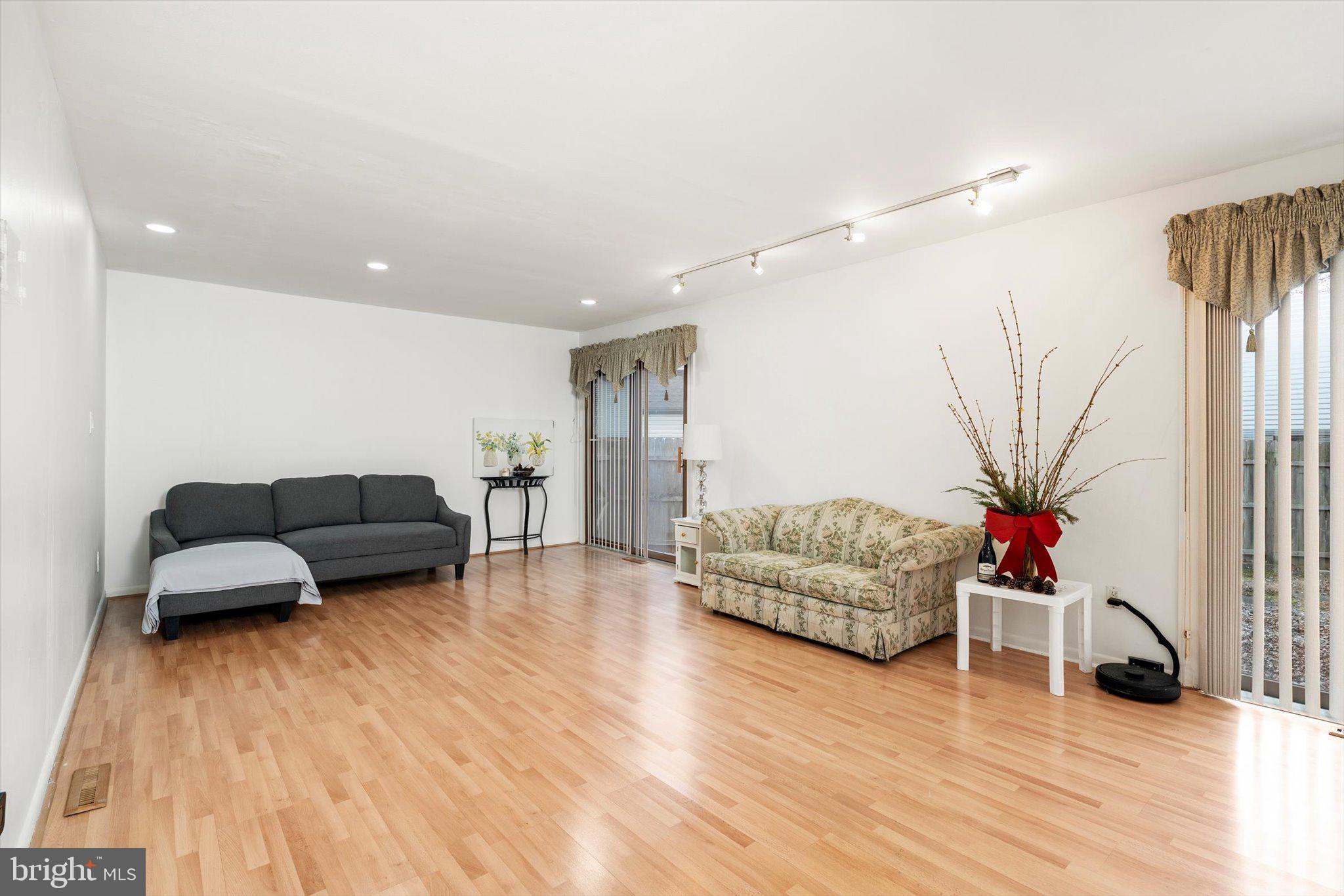 29 Pennington Rd, East Windsor, NJ 08520 photo