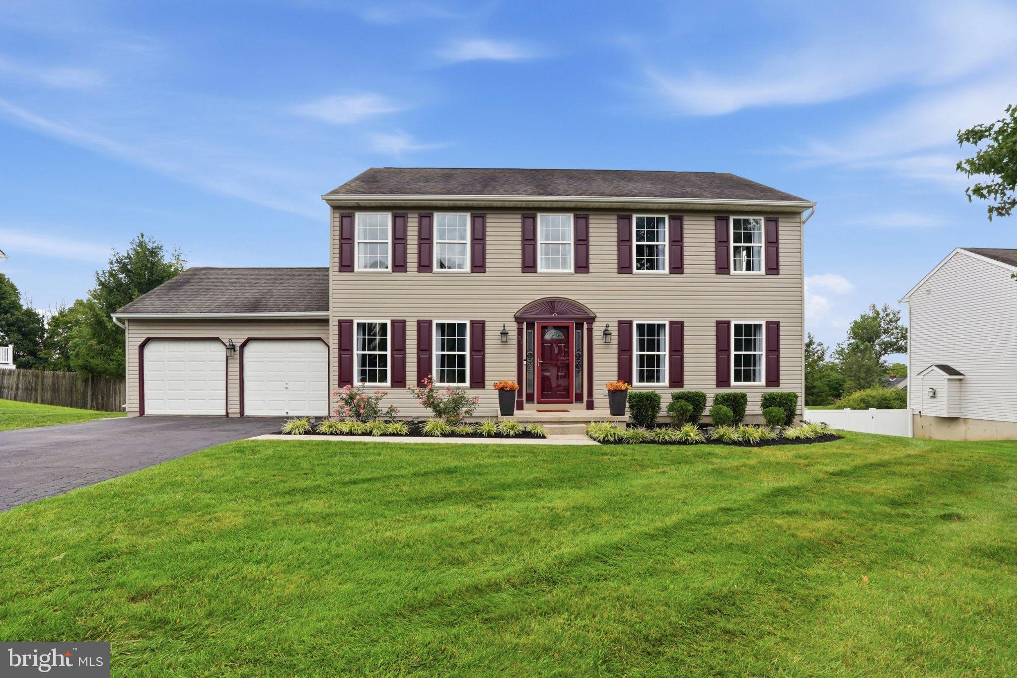 55 Autumn Ln, Royersford, PA 19468